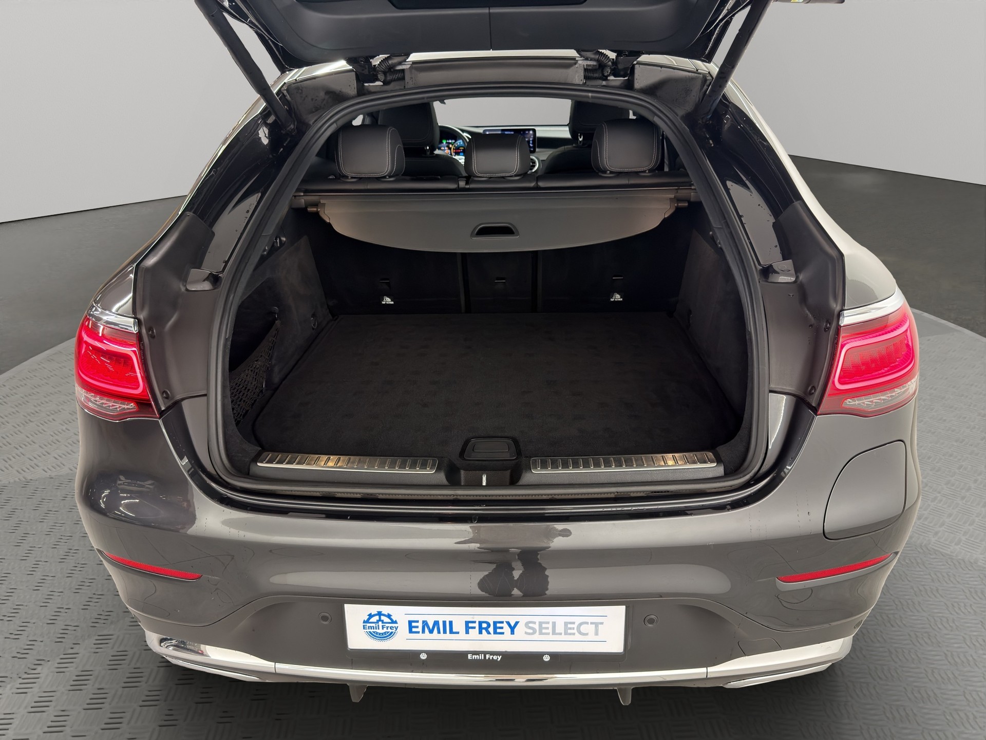 MERCEDES-BENZ GLC-Klasse C253 Coupé GLC 300 e AMG Line 4m-image-6