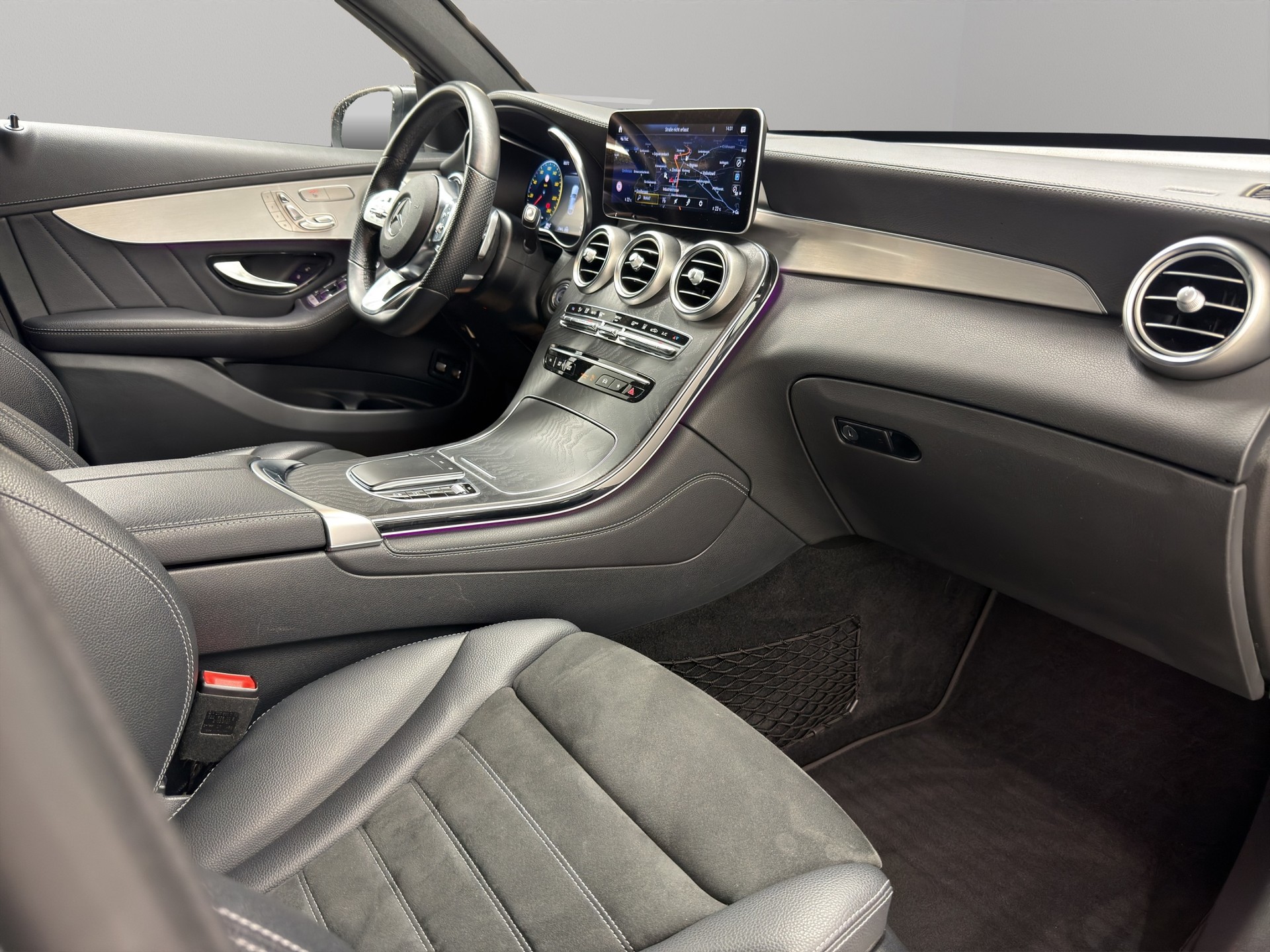 MERCEDES-BENZ GLC-Klasse C253 Coupé GLC 300 e AMG Line 4m-image-12