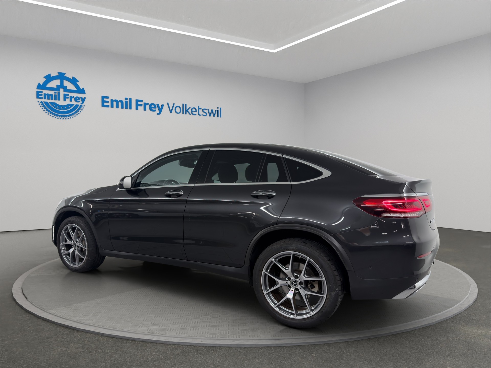 MERCEDES-BENZ GLC-Klasse C253 Coupé GLC 300 e AMG Line 4m-image-2