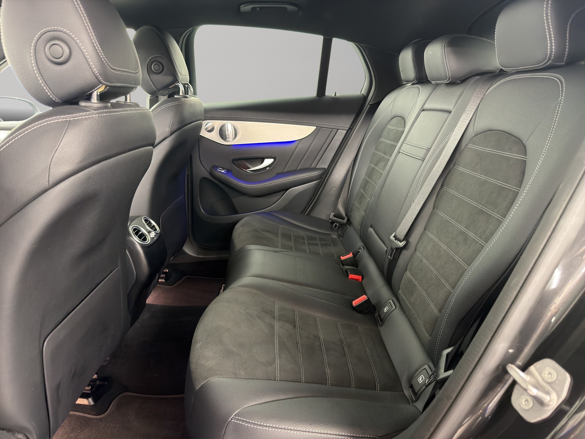 MERCEDES-BENZ GLC-Klasse C253 Coupé GLC 300 e AMG Line 4m-image-9