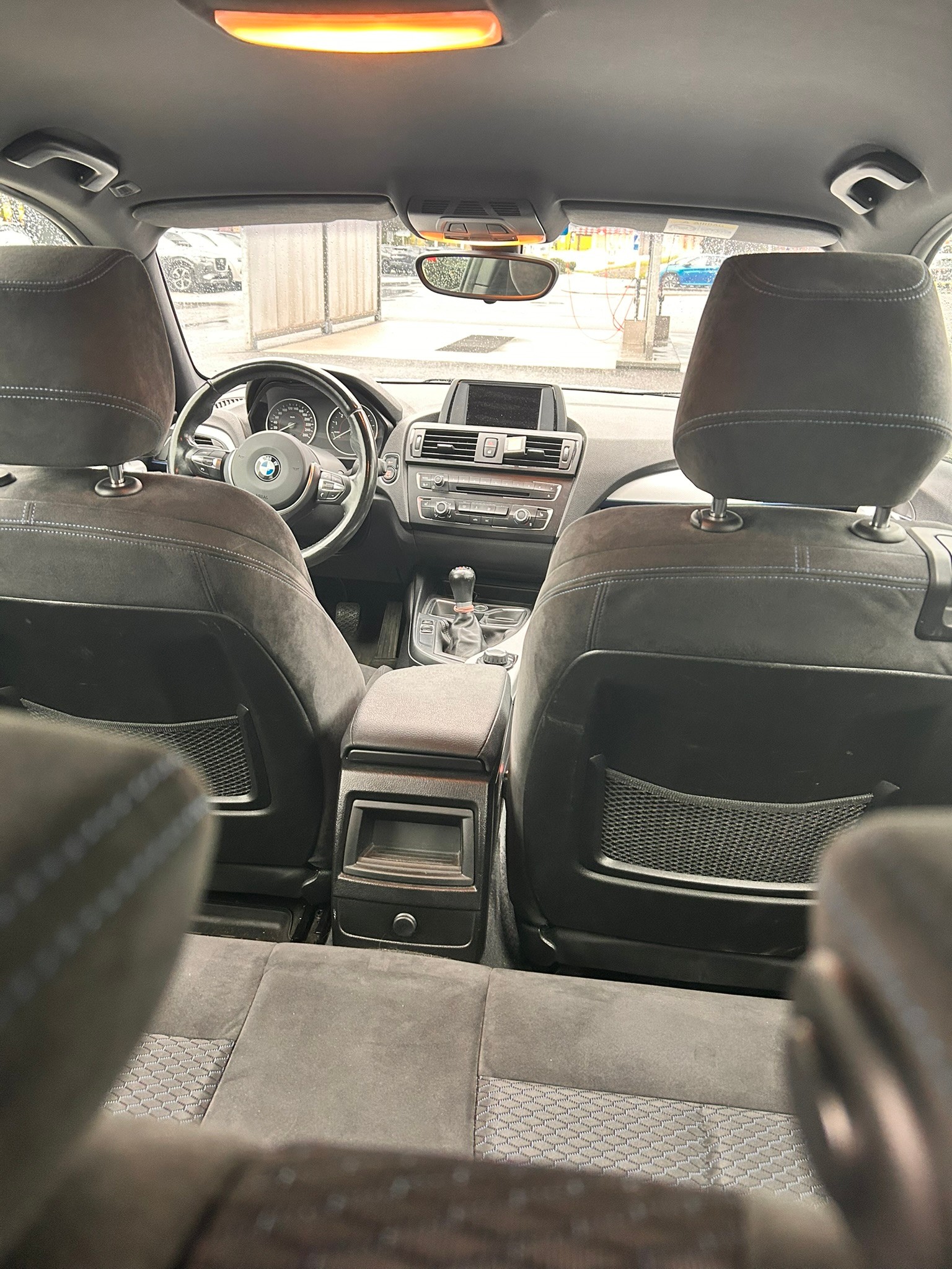BMW 118i-image-3
