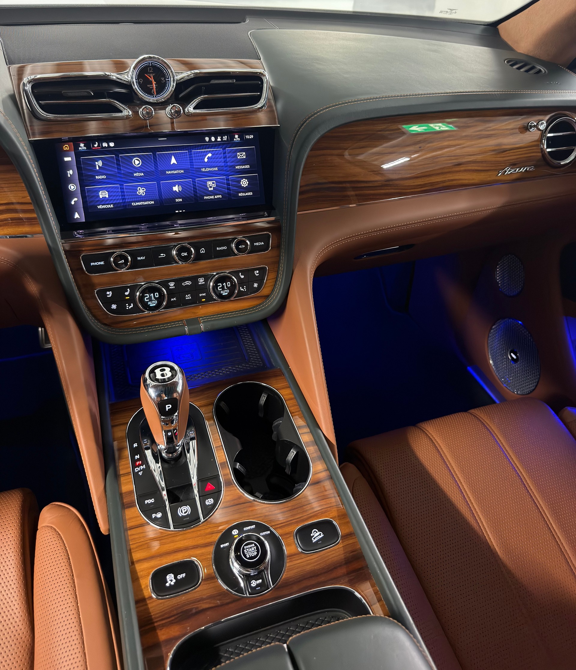 BENTLEY Bentayga V8-image-17