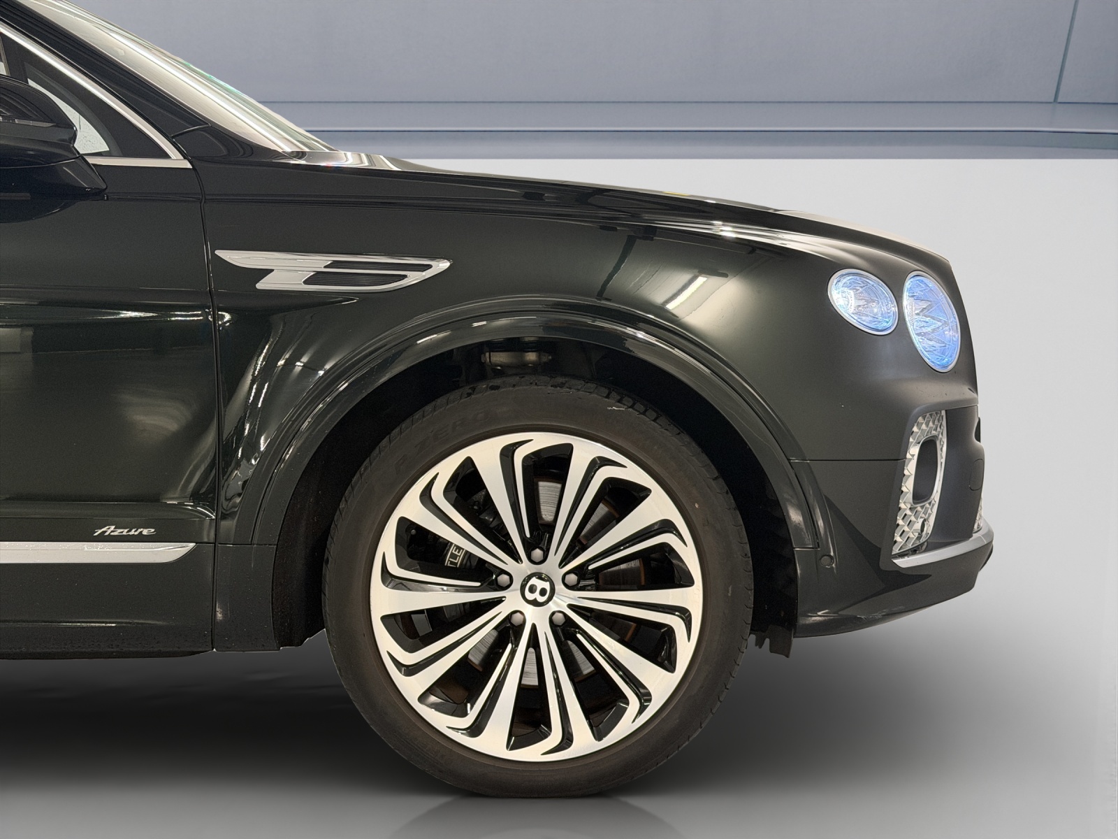 BENTLEY Bentayga V8-image-6