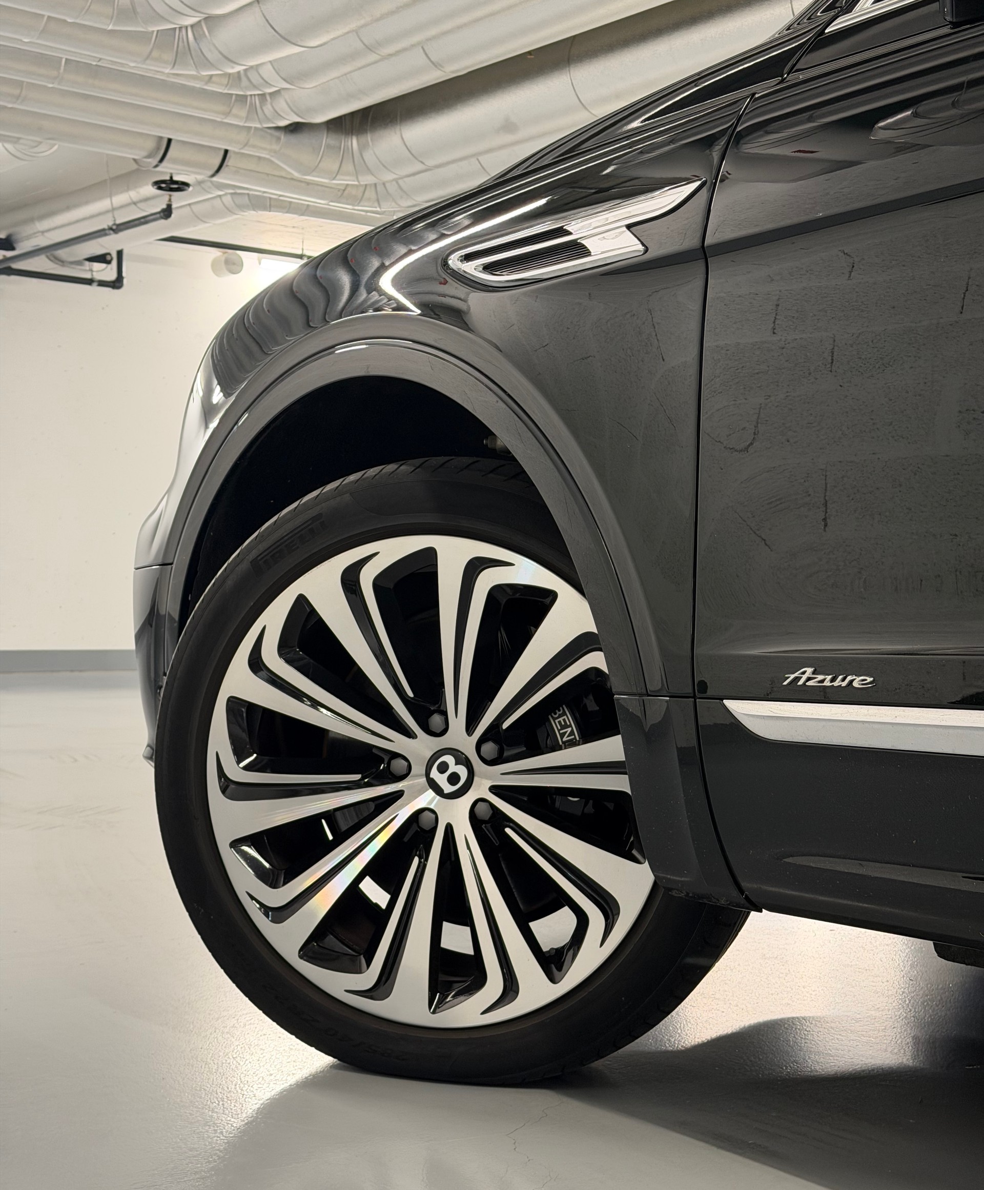 BENTLEY Bentayga V8-image-21