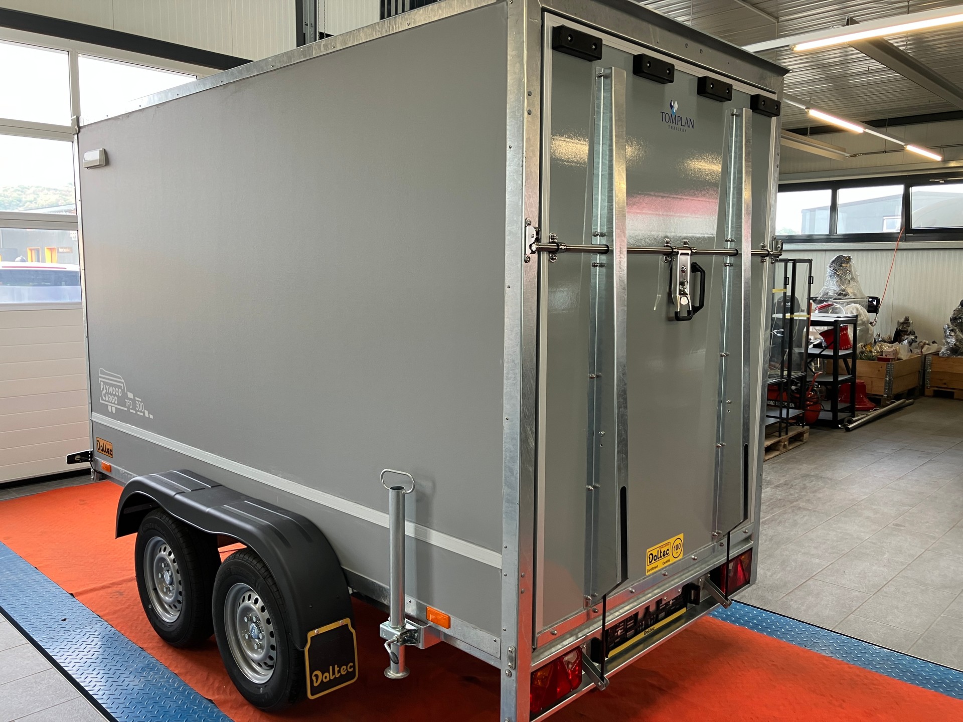 TOMPLAN T3500T 2700 Rampe+Servicetüre-image-2