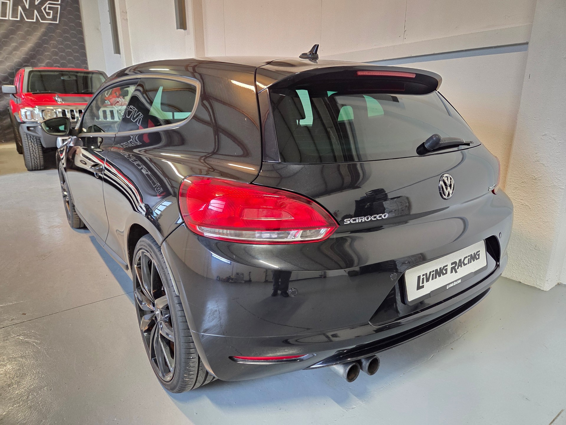 VW Scirocco 2.0 TSI All Black *Stock Valais*-image-2
