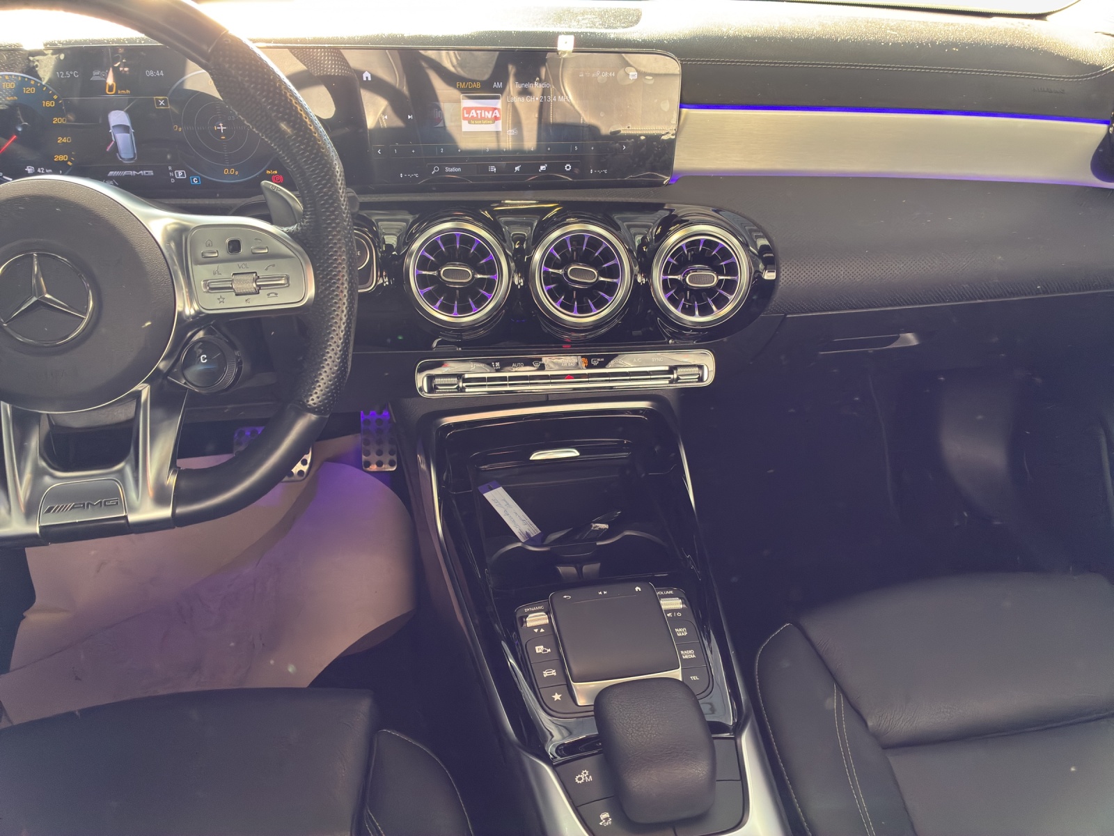 MERCEDES-BENZ A 35 AMG 4Matic Speedshift-image-10