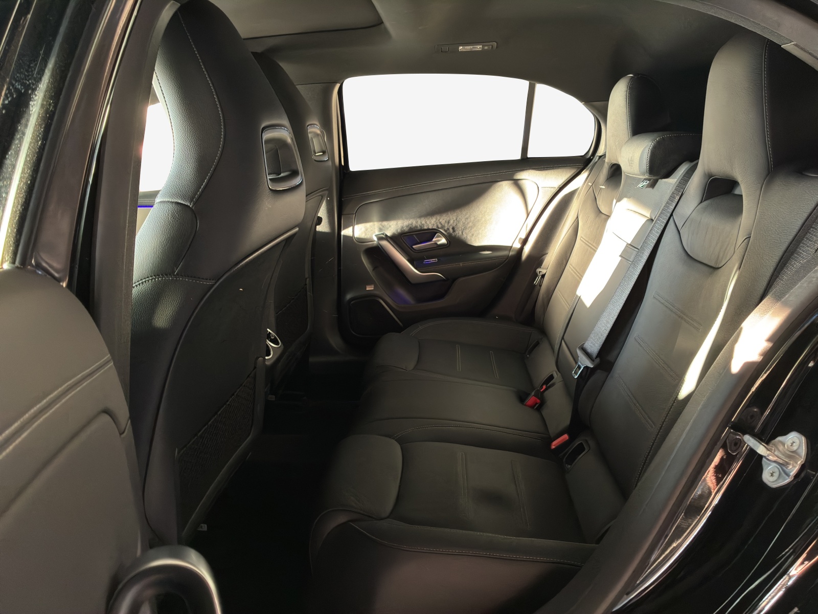 MERCEDES-BENZ A 35 AMG 4Matic Speedshift-image-11