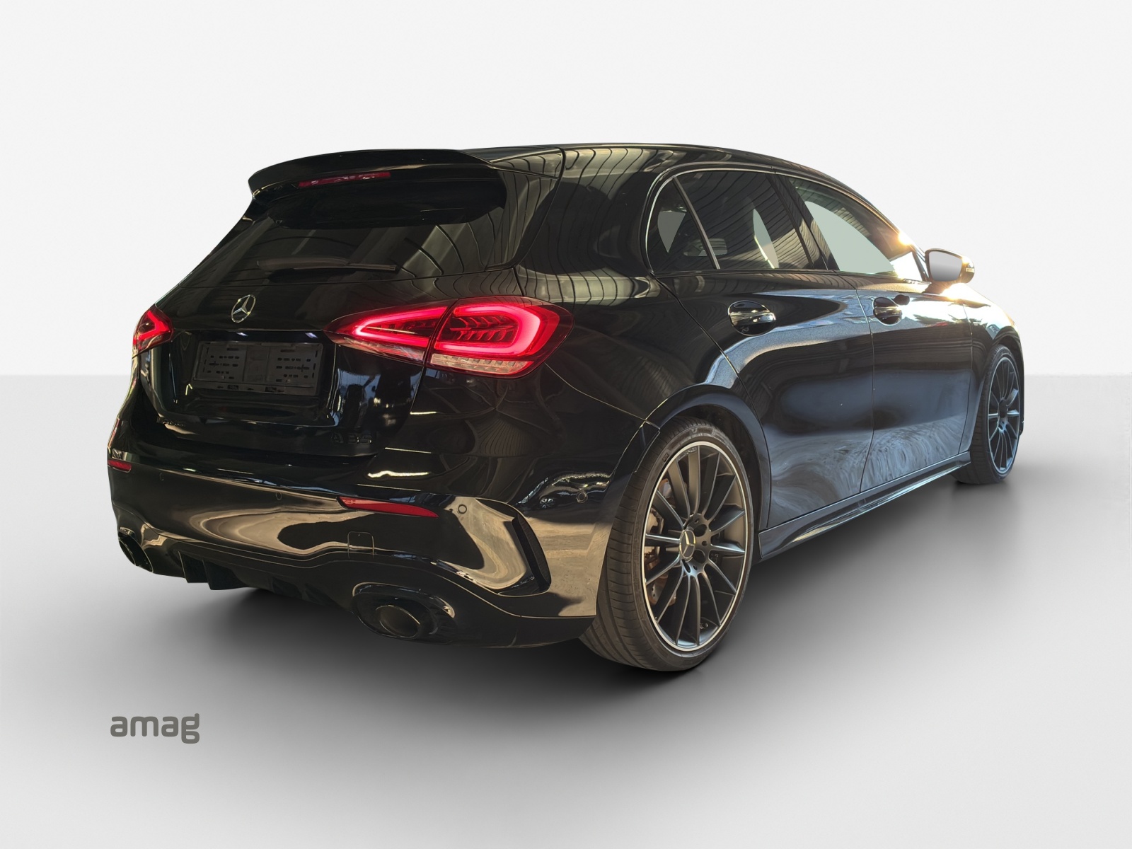 MERCEDES-BENZ A 35 AMG 4Matic Speedshift-image-4