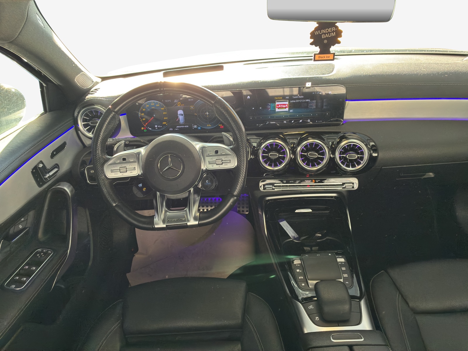 MERCEDES-BENZ A 35 AMG 4Matic Speedshift-image-8