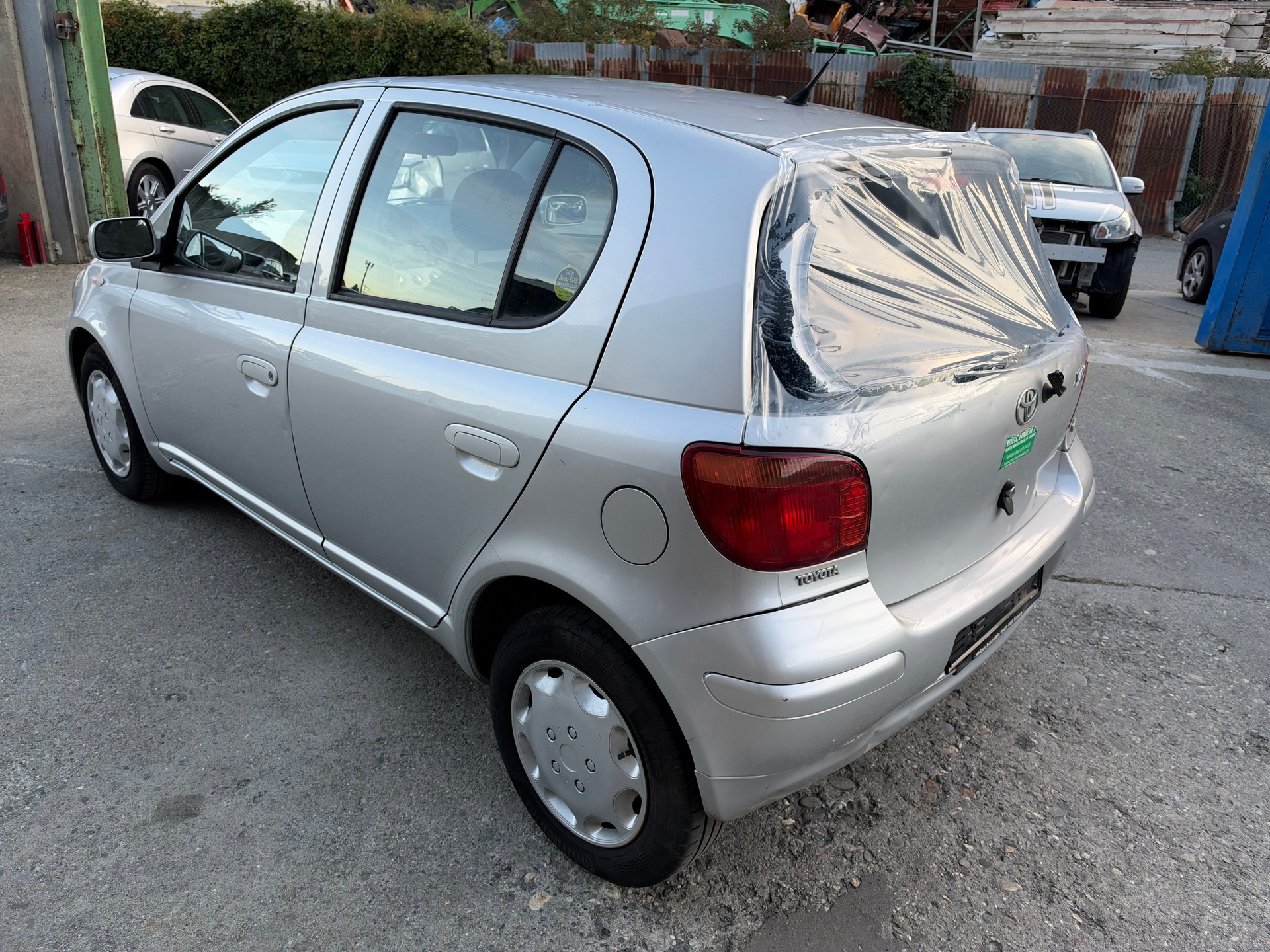 TOYOTA Yaris 1.3 Linea Sol-image-6