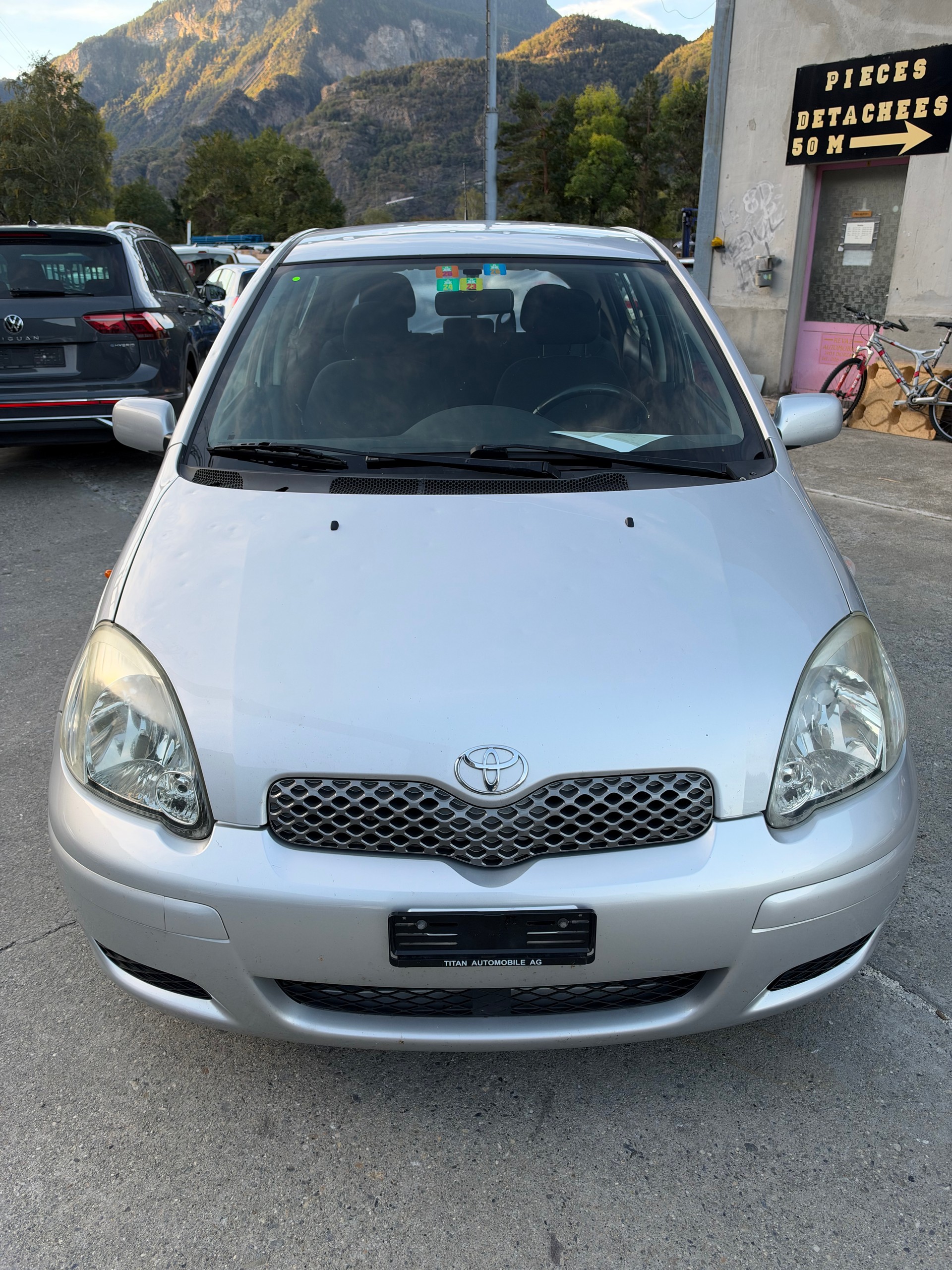 TOYOTA Yaris 1.3 Linea Sol-image-1