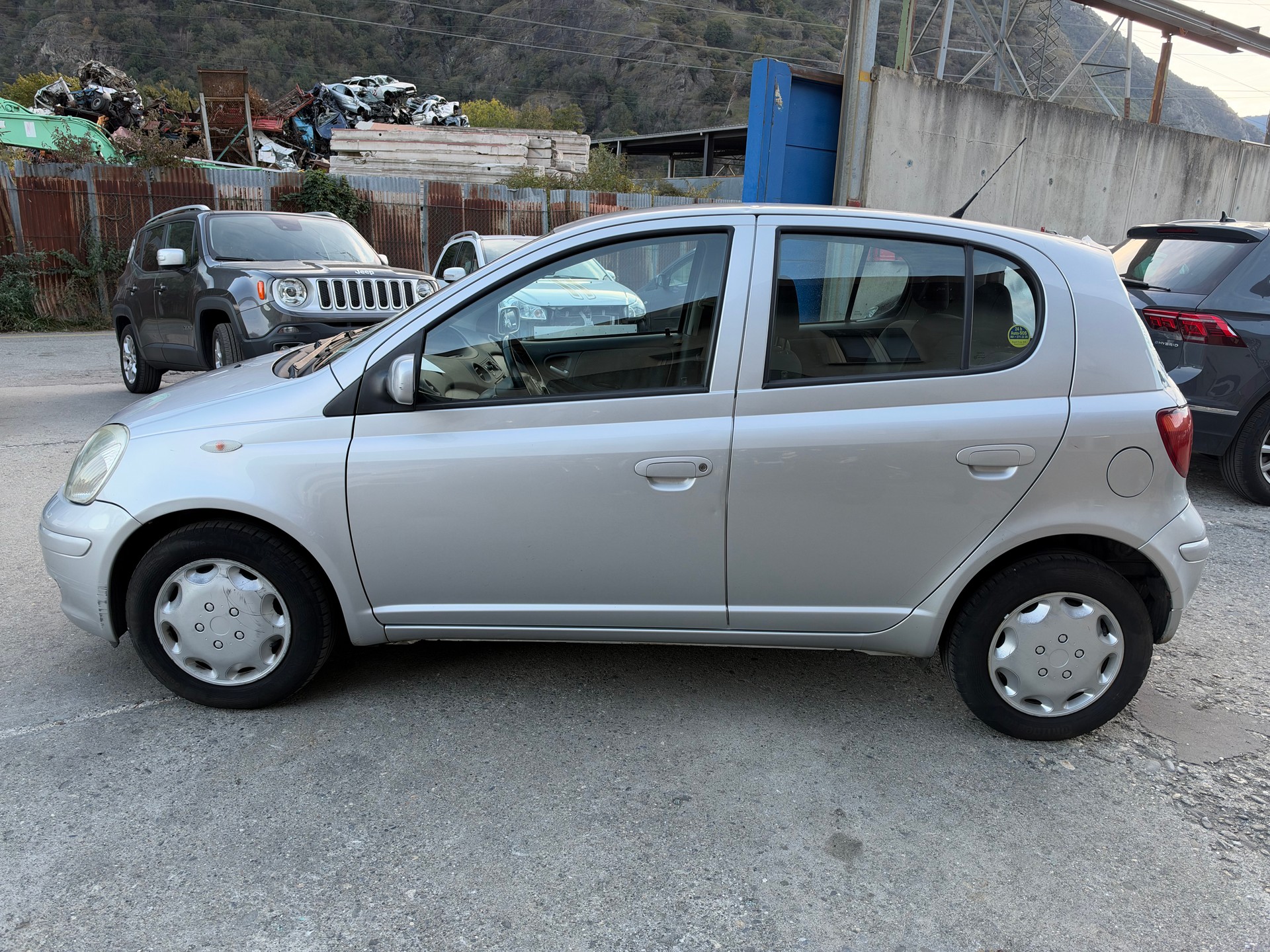 TOYOTA Yaris 1.3 Linea Sol-image-7
