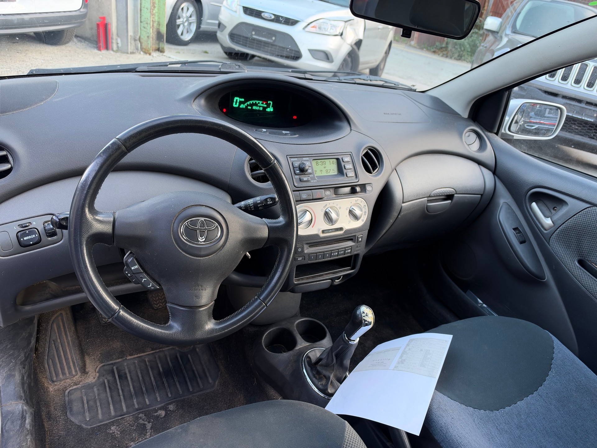 TOYOTA Yaris 1.3 Linea Sol-image-11