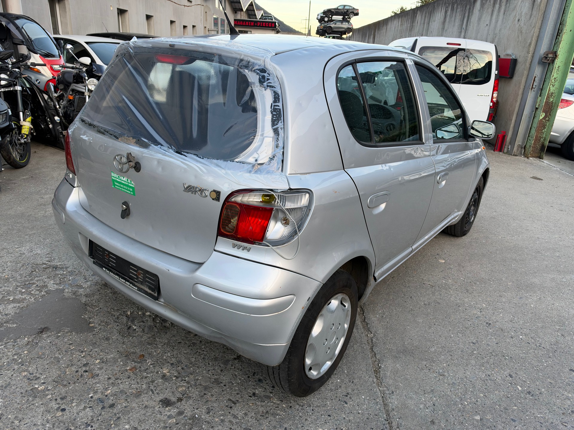 TOYOTA Yaris 1.3 Linea Sol-image-4