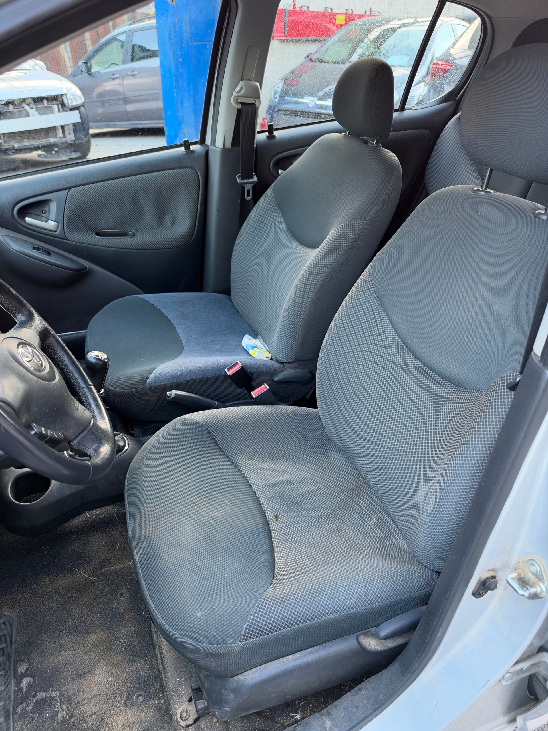 TOYOTA Yaris 1.3 Linea Sol-image-12