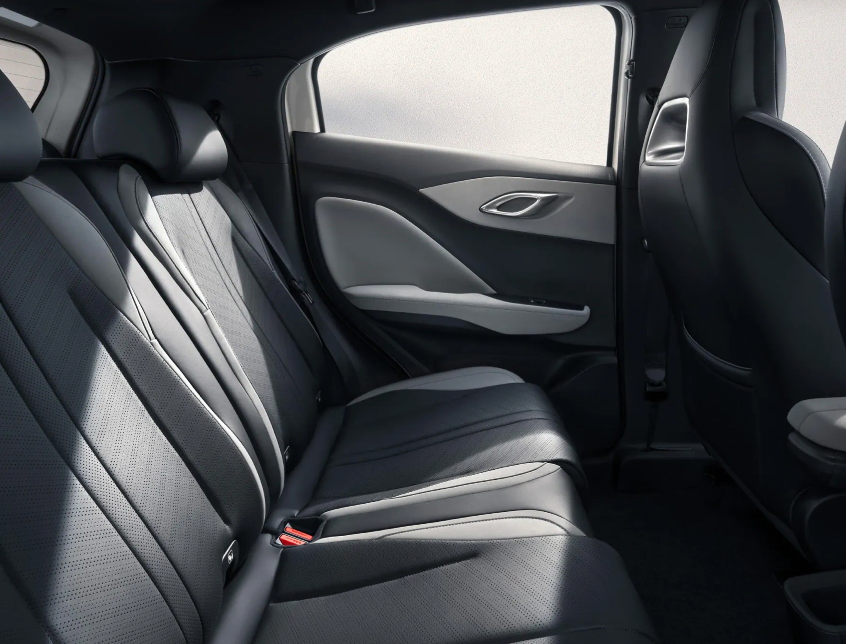 BYD Dolphin Surf 30 kWh Active-image-6