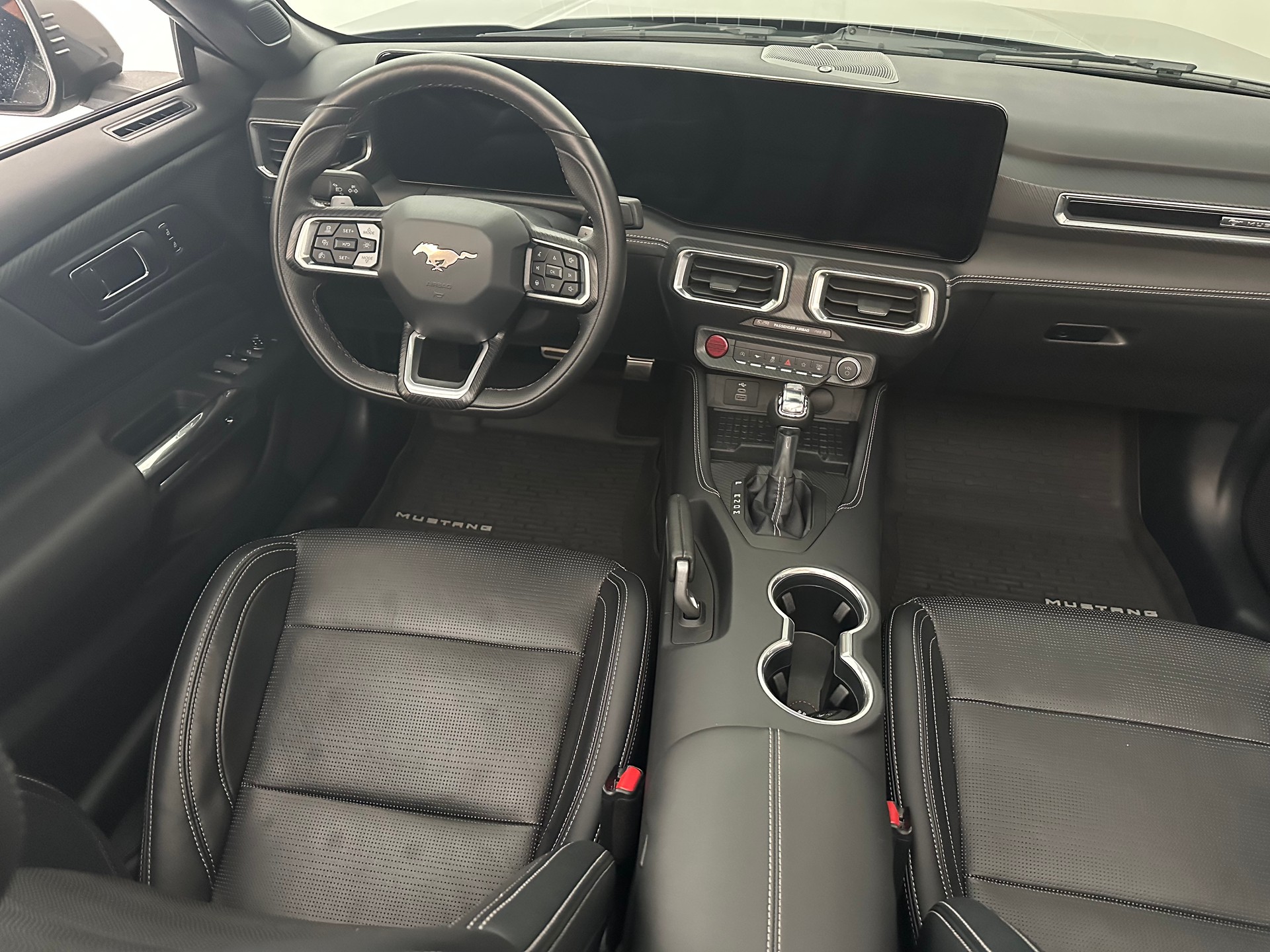 FORD Mustang Convertible 5.0 V8 GT Automat-image-5