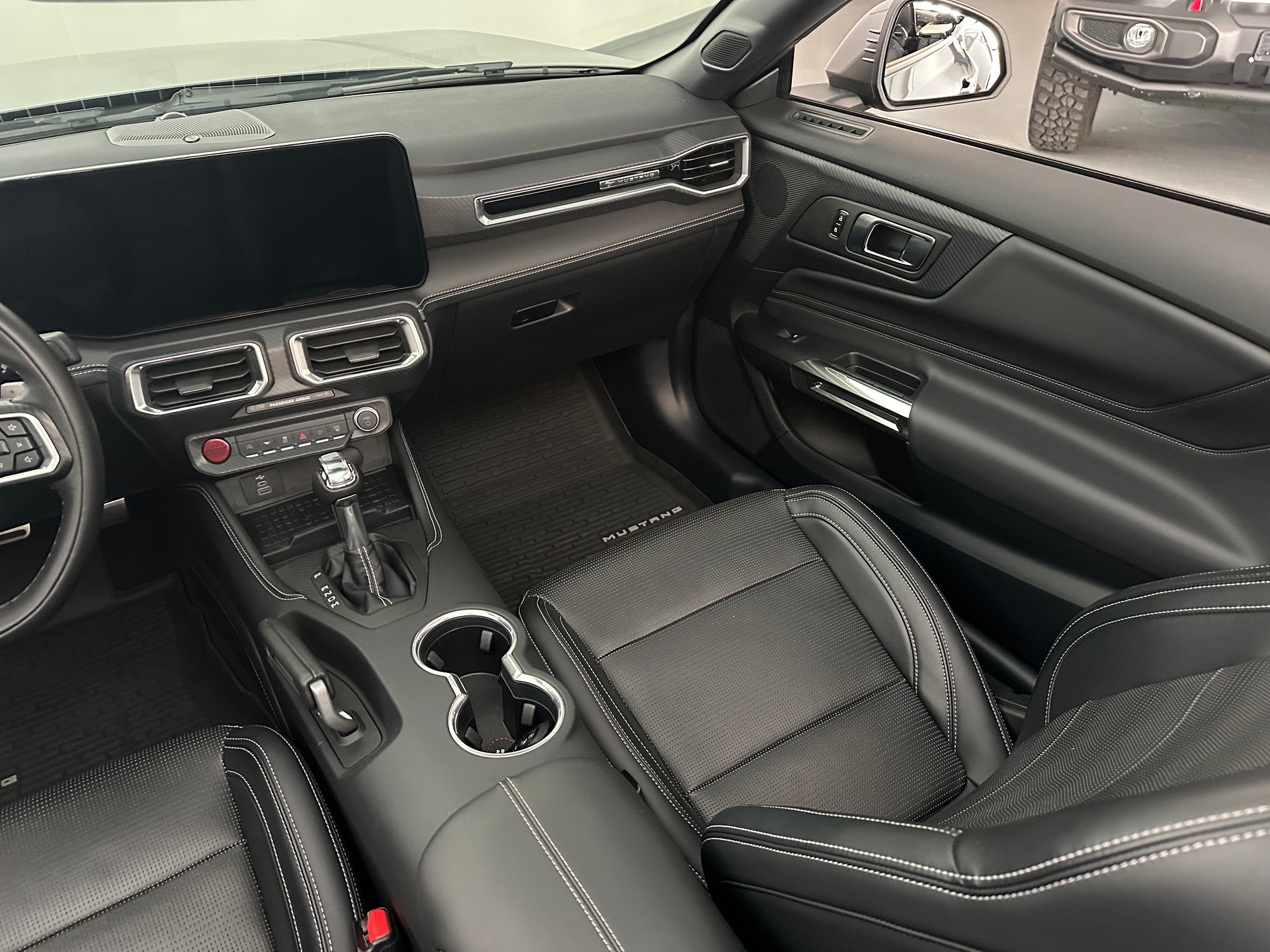 FORD Mustang Convertible 5.0 V8 GT Automat-image-6