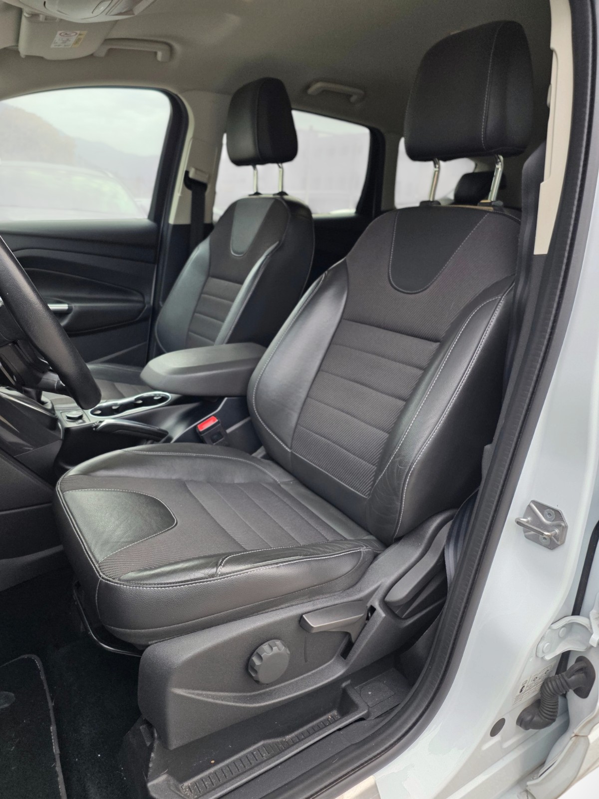 FORD Kuga 2.0 TDCi Titanium S 4WD-image-12