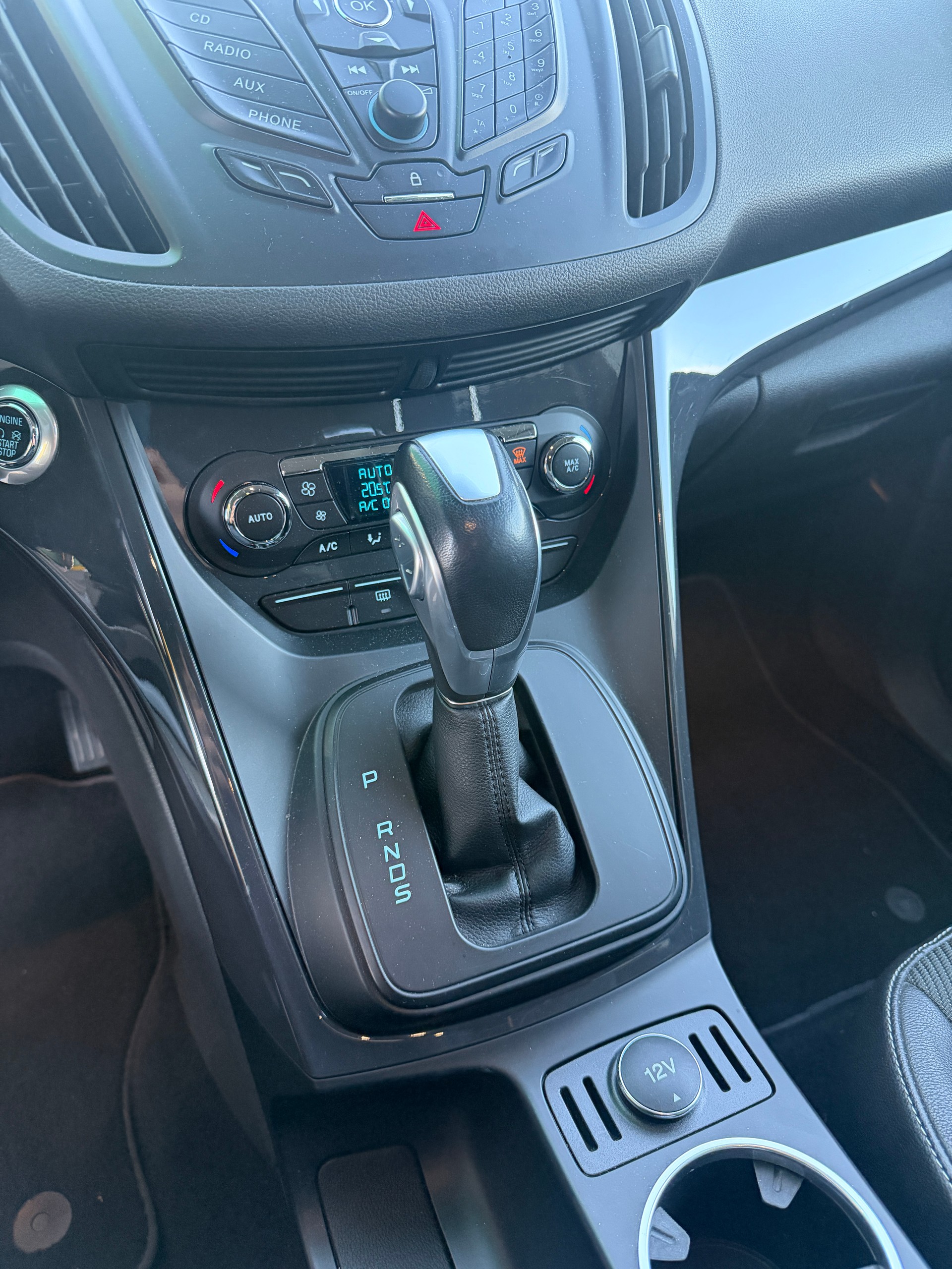 FORD Kuga 2.0 TDCi Titanium 4WD PowerShift-image-12