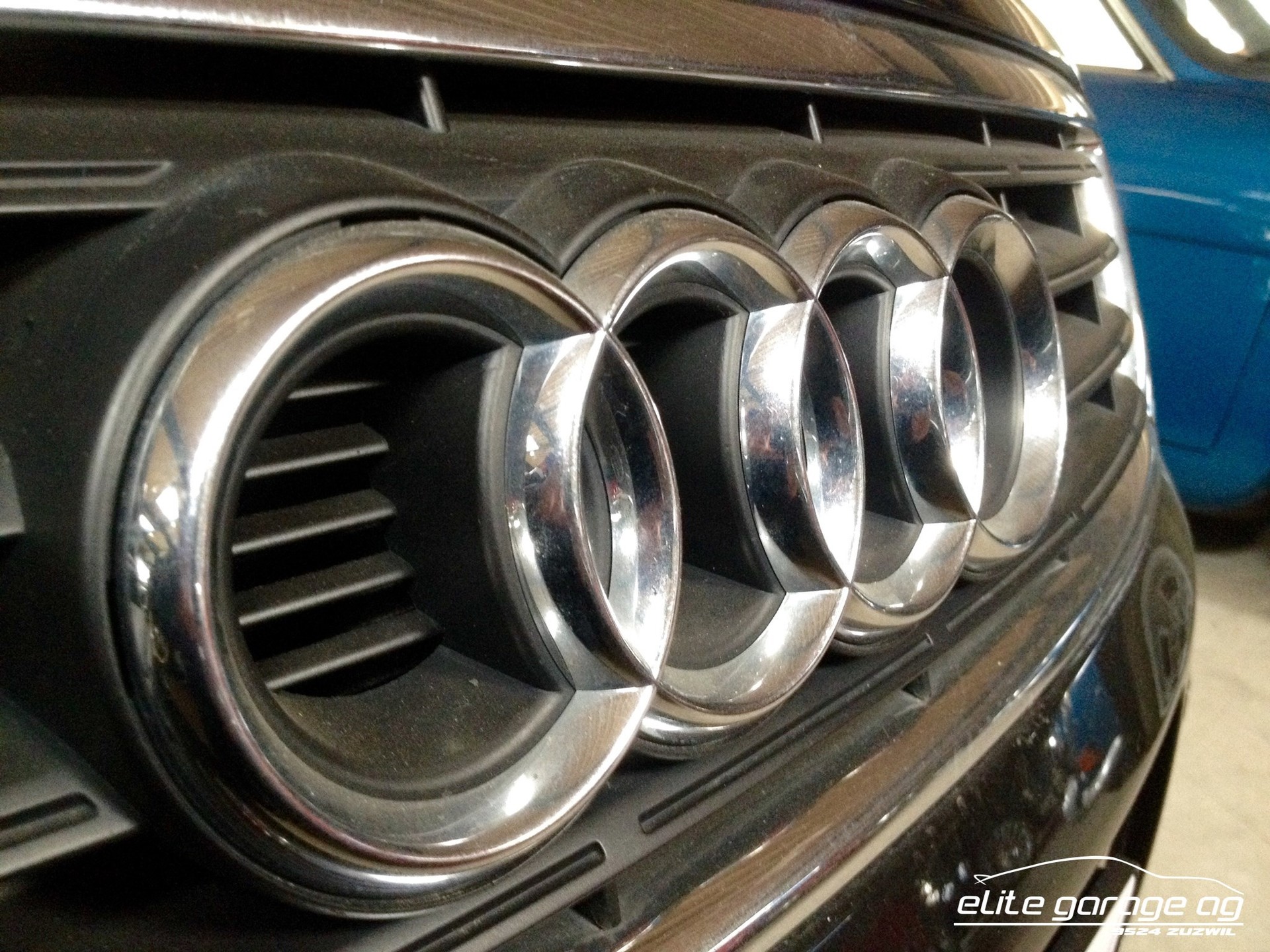 AUDI A8 4.2 quattro-image-6