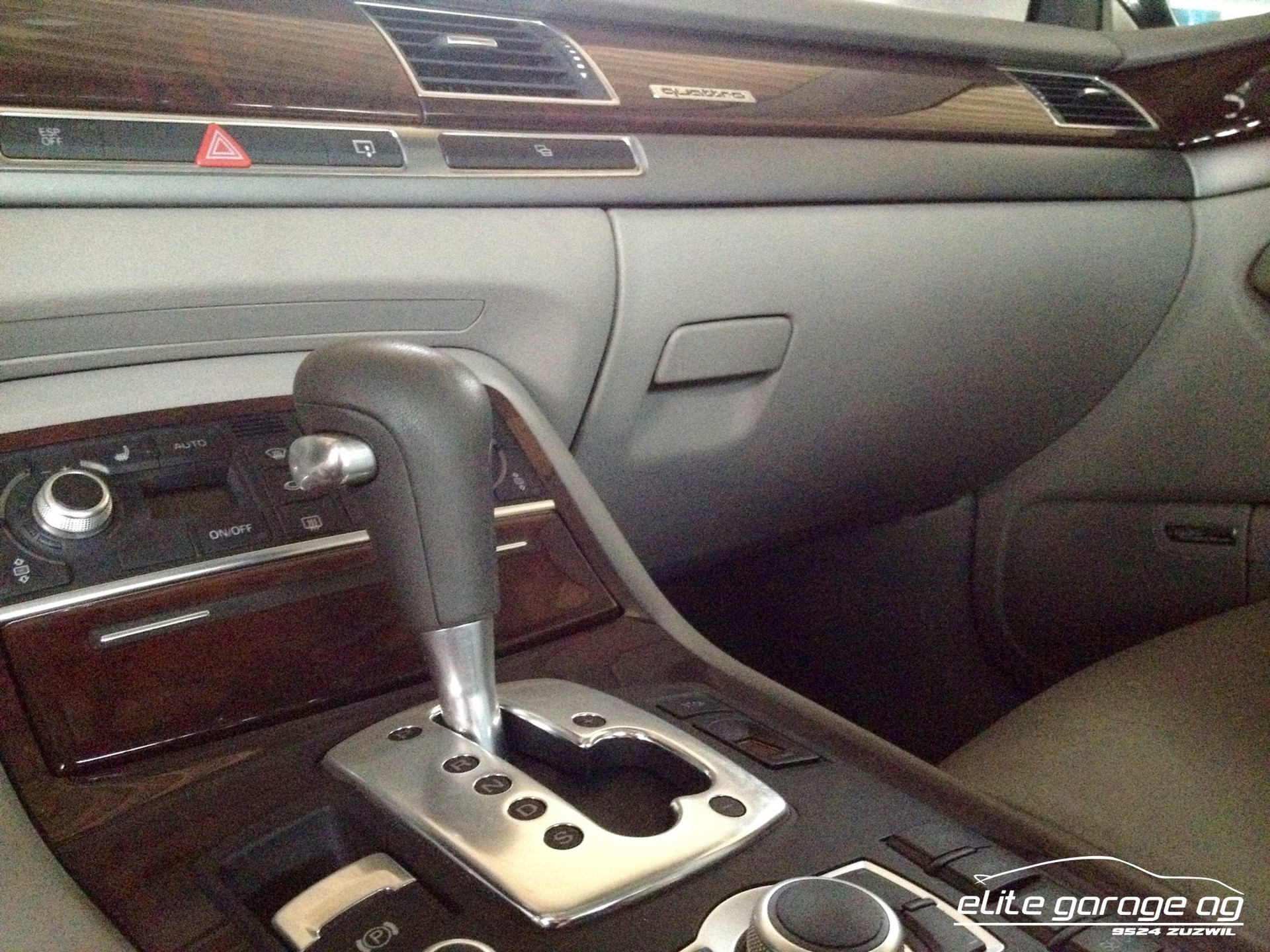 AUDI A8 4.2 quattro-image-9