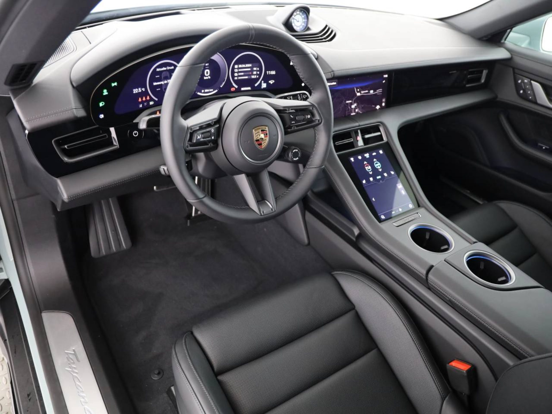PORSCHE Taycan 4 Cross Turismo-image-9