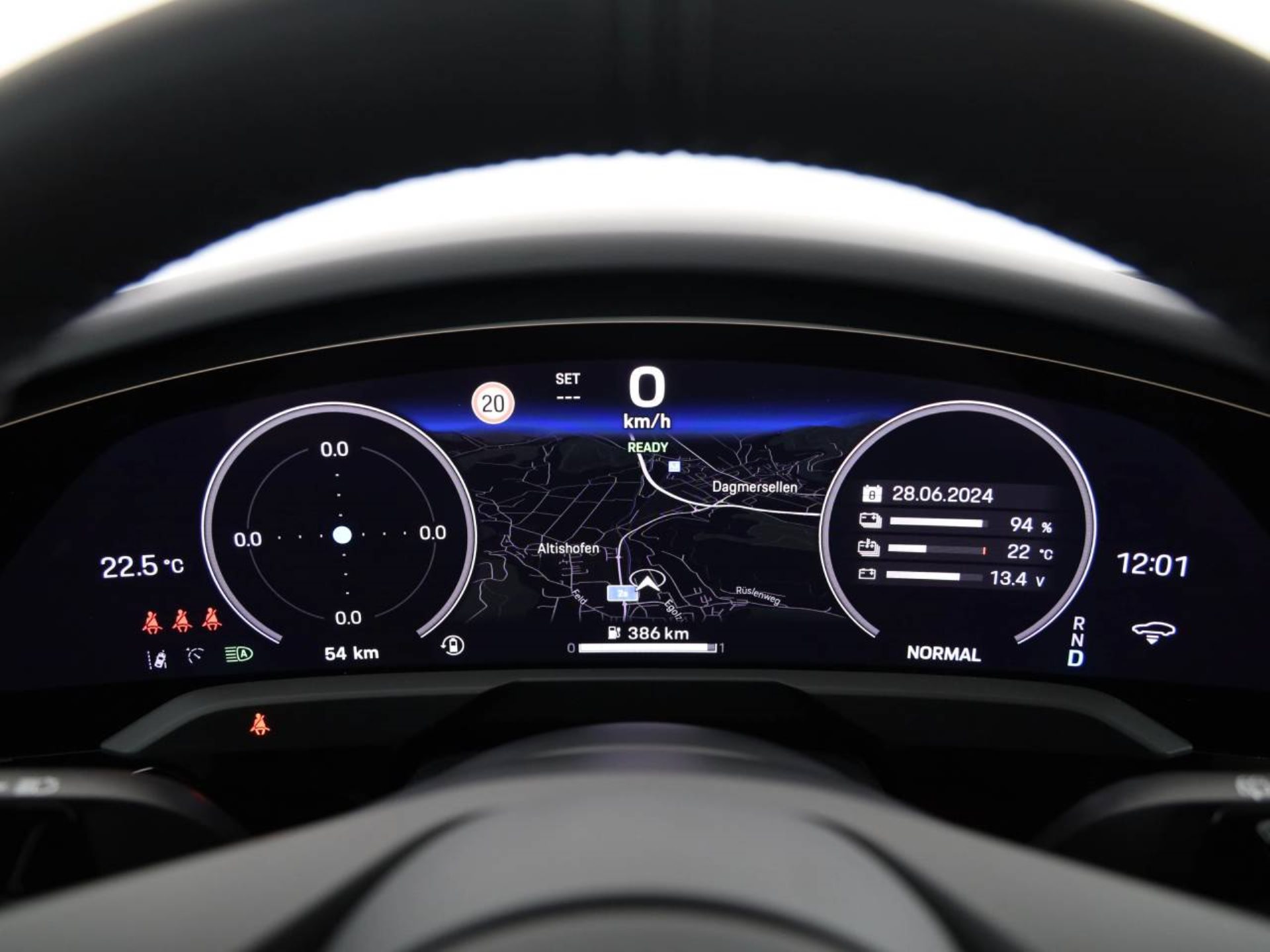 PORSCHE Taycan 4 Cross Turismo-image-12
