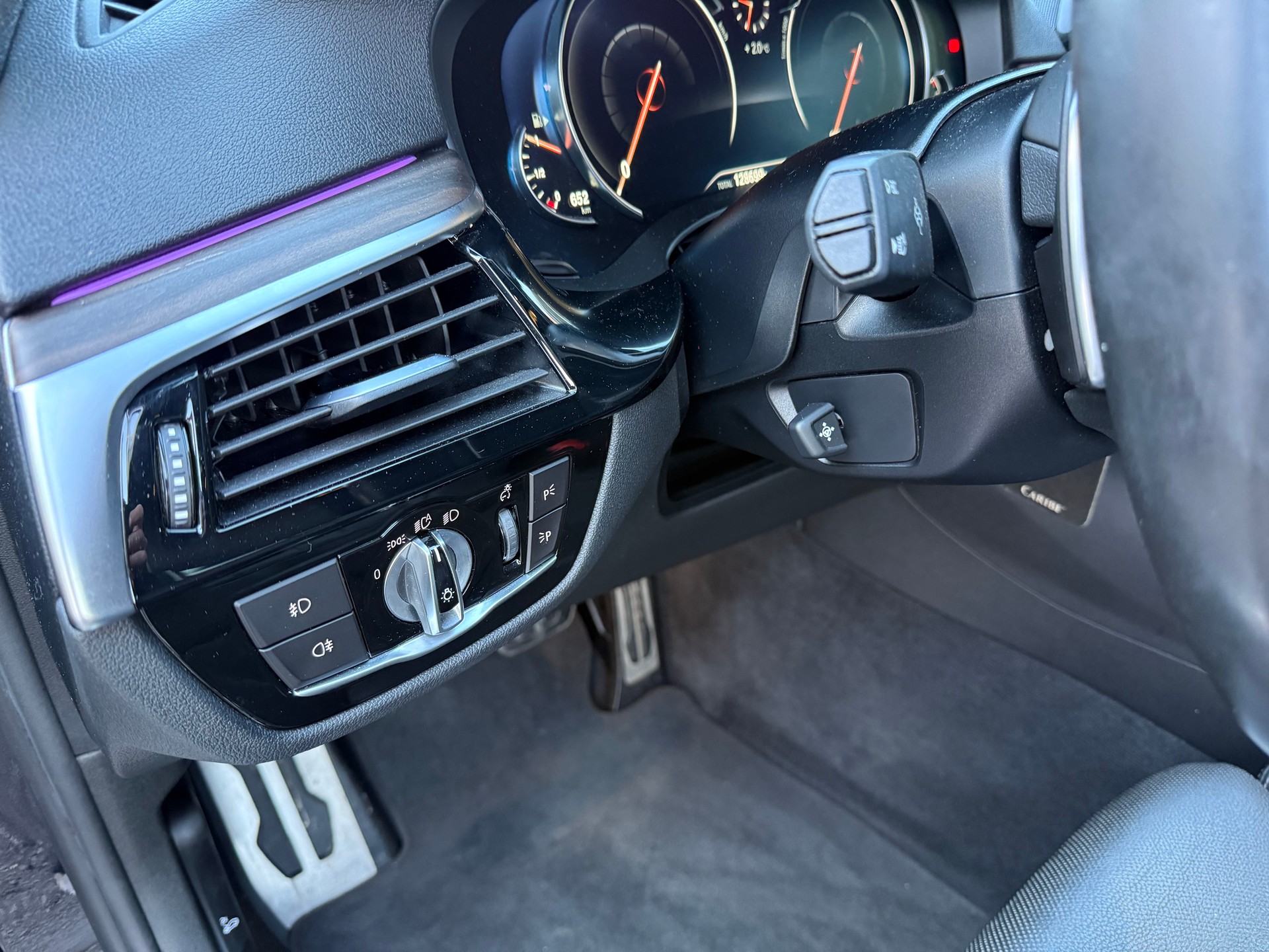 BMW 540i xDrive Touring Sport Line Steptronic-image-8