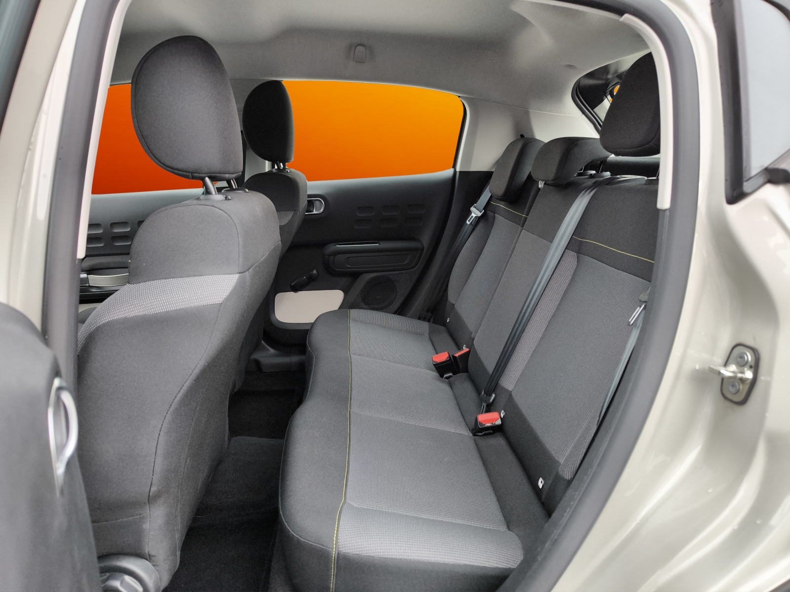 CITROEN C3 1.2i PureTech Swiss Edition EAT6-image-11