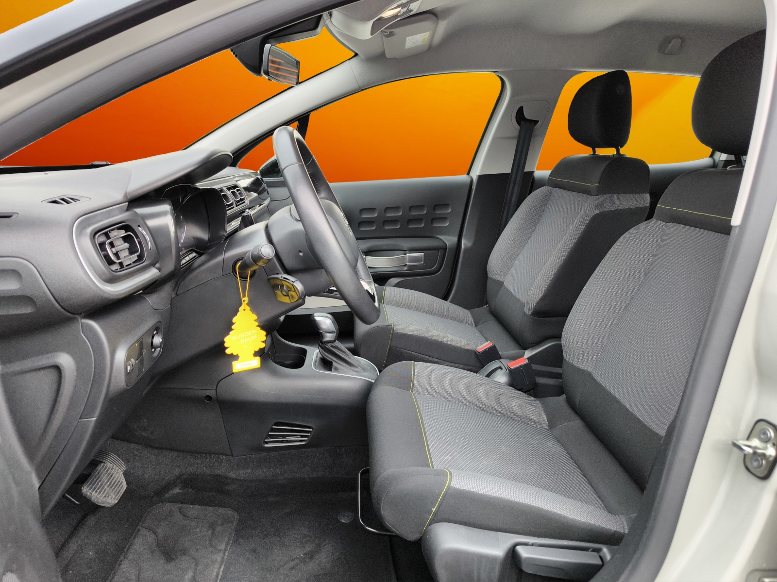 CITROEN C3 1.2i PureTech Swiss Edition EAT6-image-10