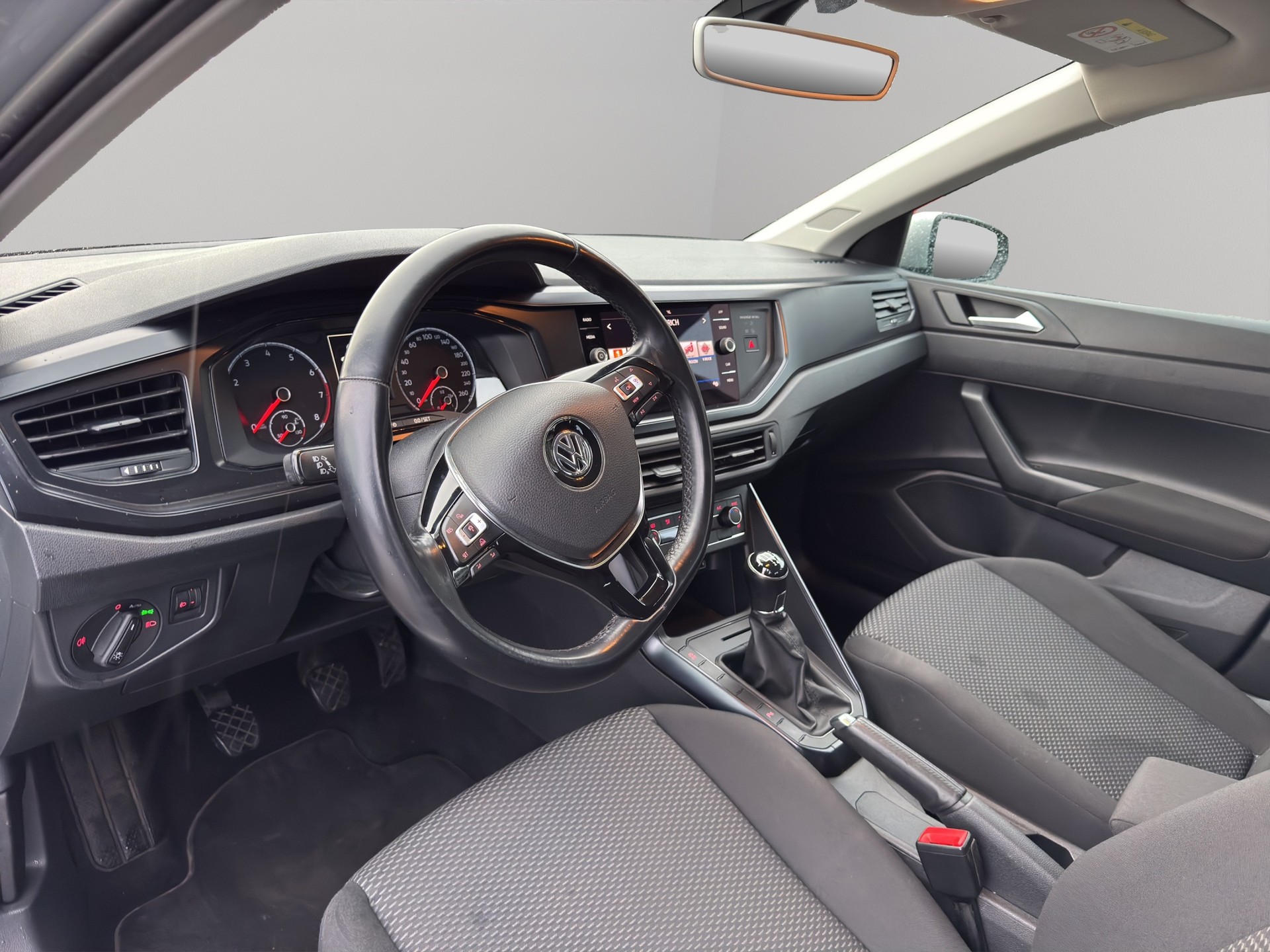 VW Polo 1.0 TSI BMT Trendline-image-9