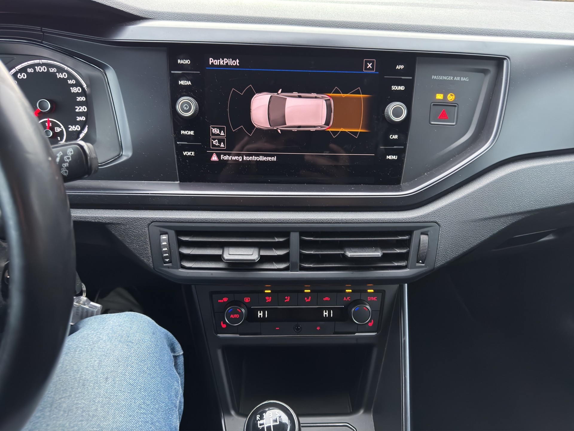 VW Polo 1.0 TSI BMT Trendline-image-12