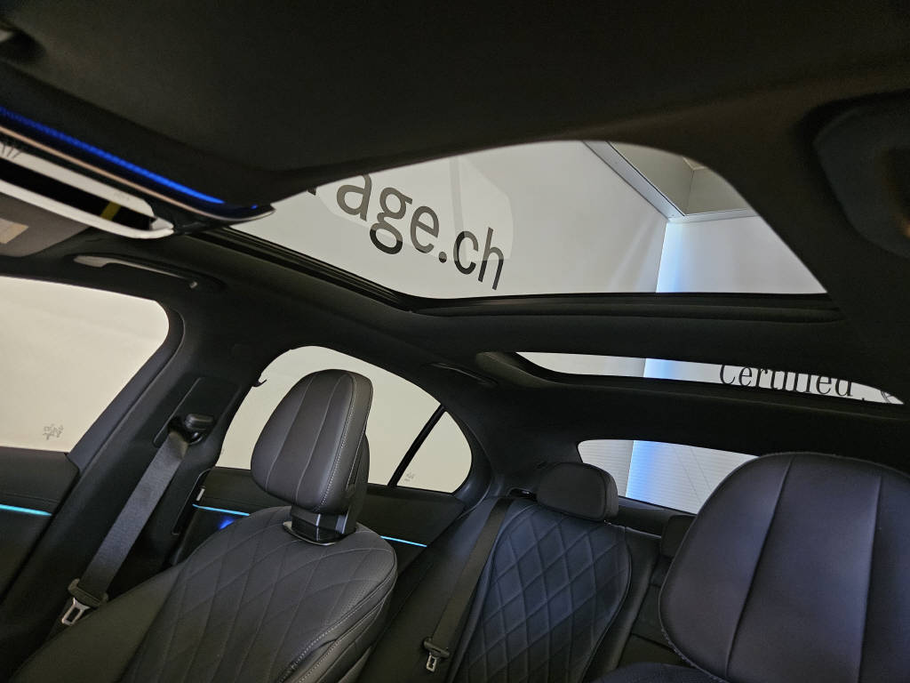 MERCEDES-BENZ E 220 d 4Matic AMG Line Limousine-image-8
