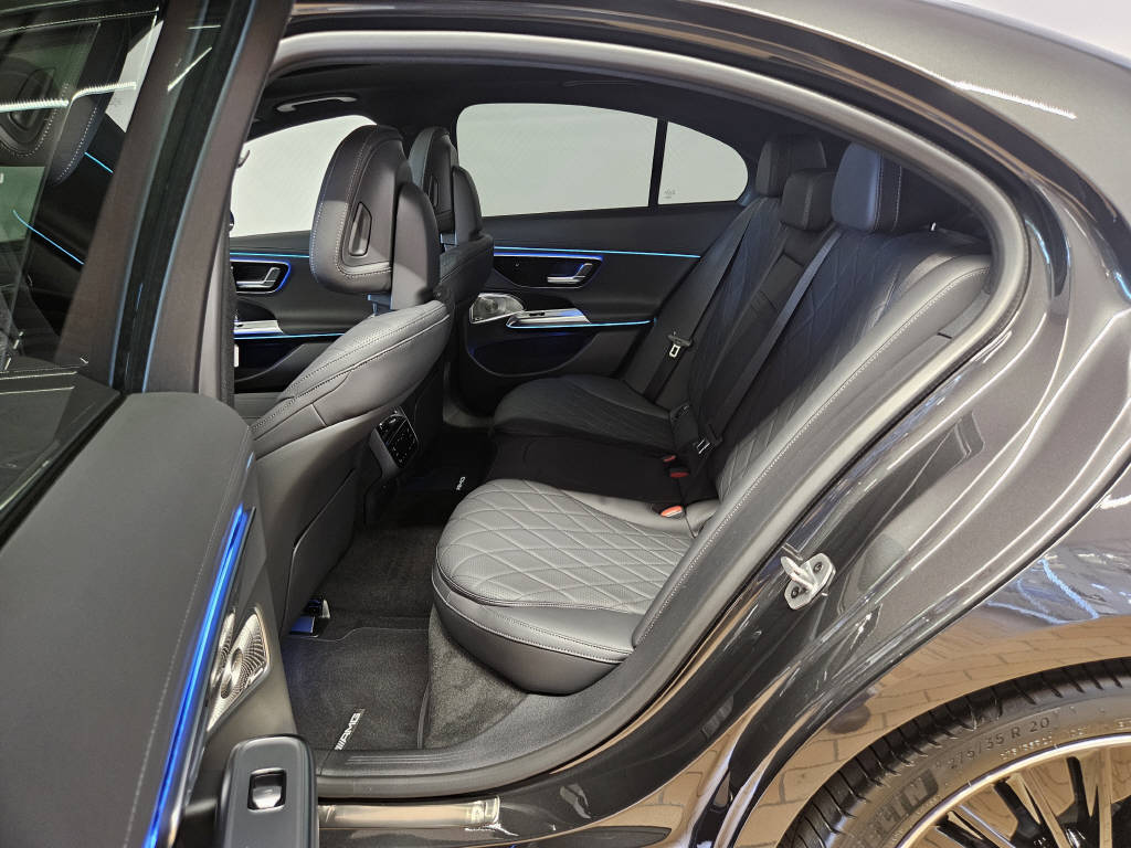 MERCEDES-BENZ E 220 d 4Matic AMG Line Limousine-image-9