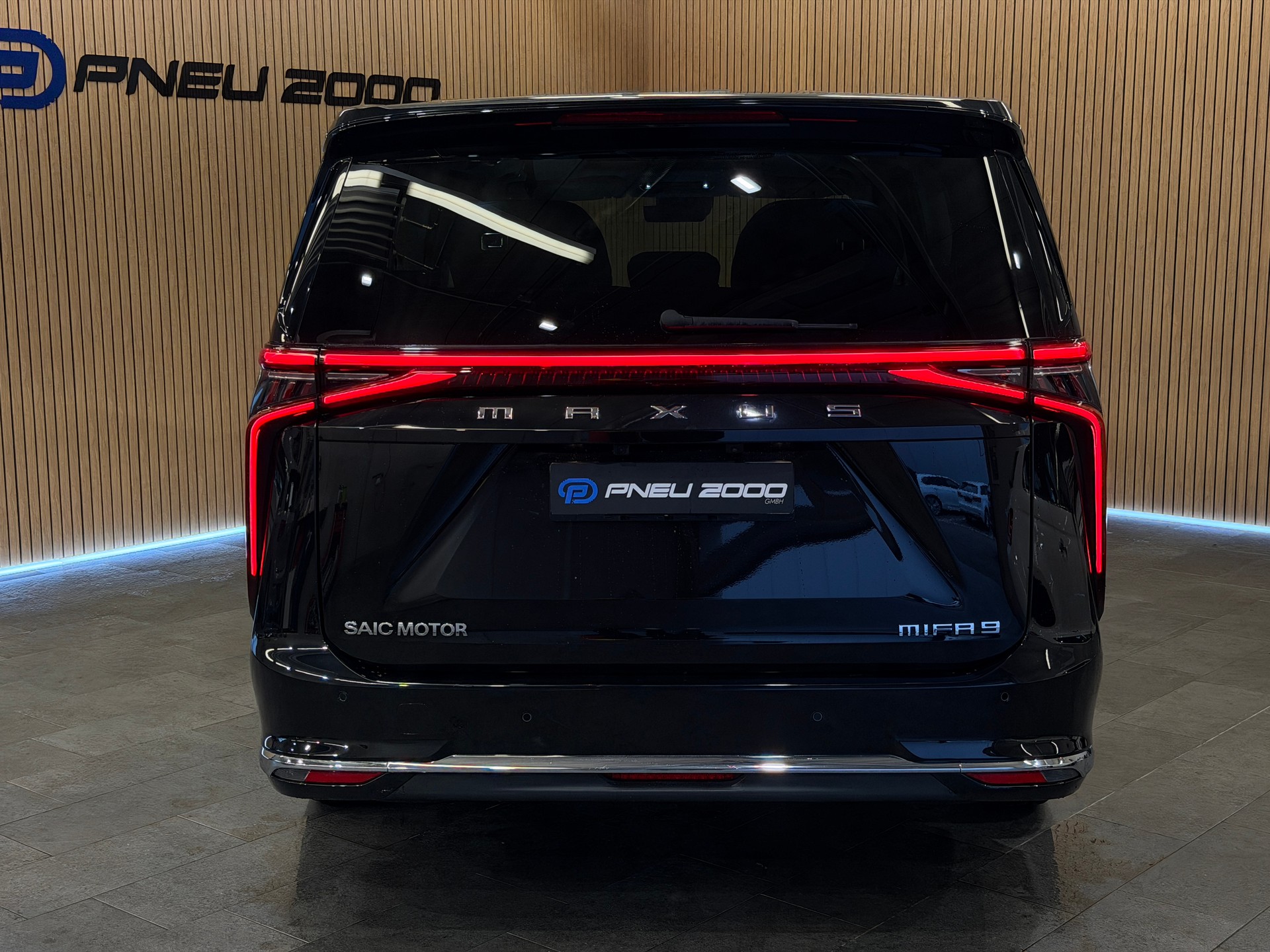MAXUS Mifa 9 Premium 90kWh *Obsidian Schwarz*-showroom-element-3