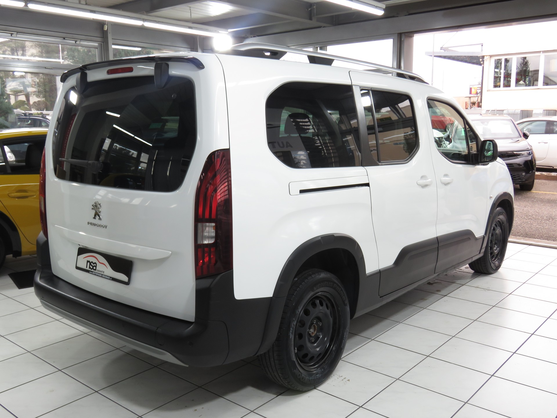 PEUGEOT Rifter Long 1.2 PureTech 7-Plätzer Allure Pack EAT8 (Automat)-image-3