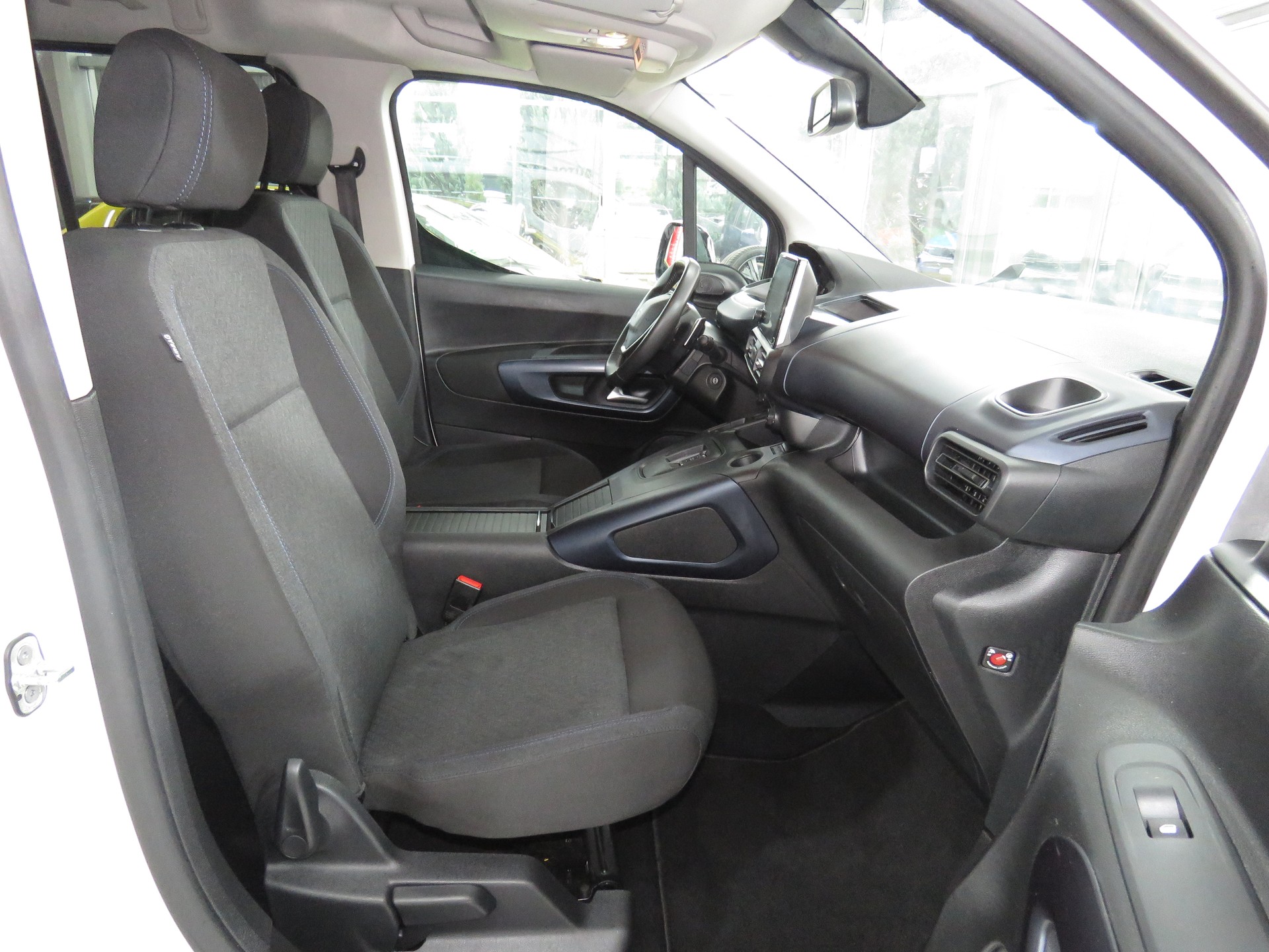 PEUGEOT Rifter Long 1.2 PureTech 7-Plätzer Allure Pack EAT8 (Automat)-image-13