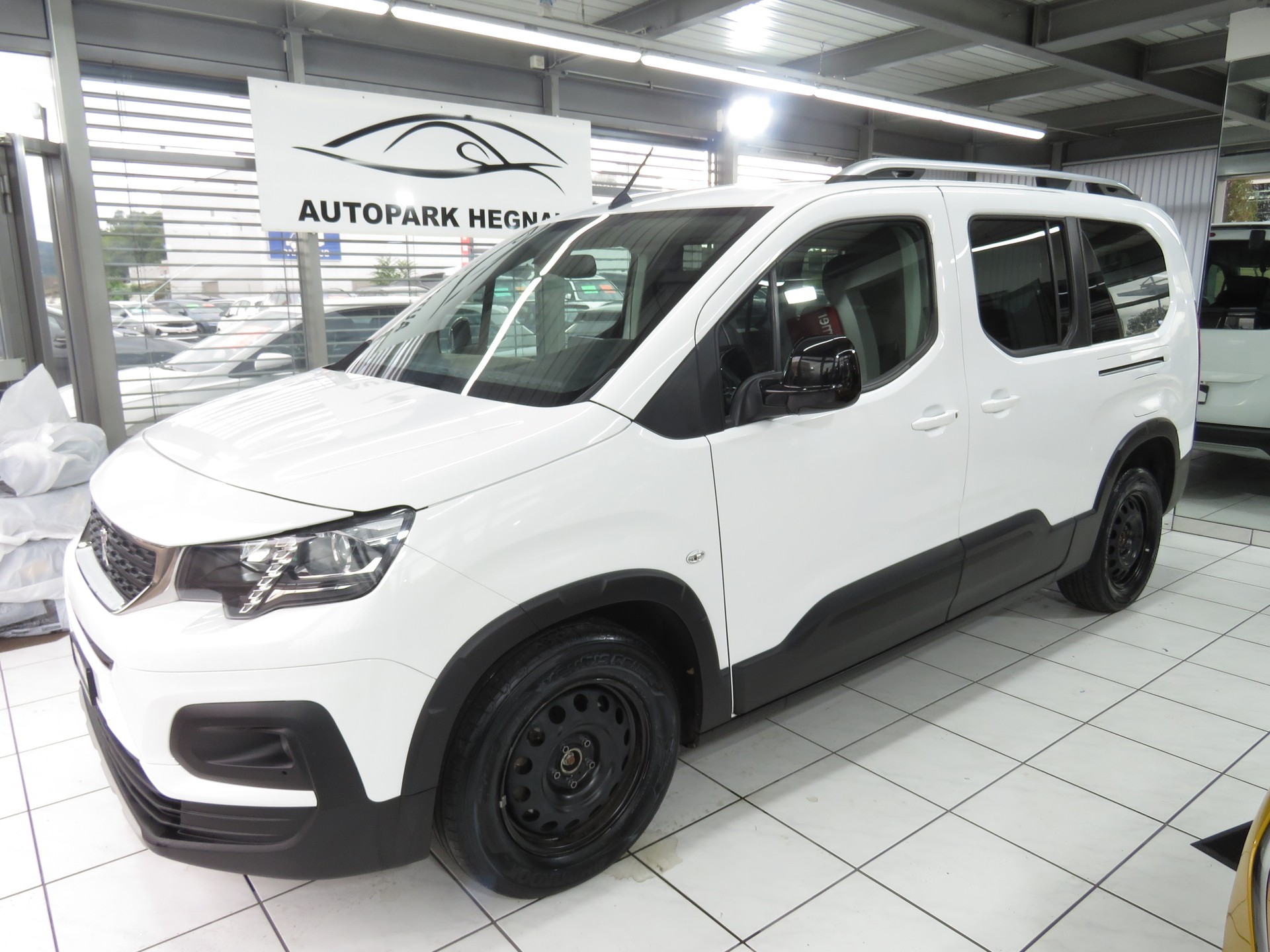 PEUGEOT Rifter Long 1.2 PureTech 7-Plätzer Allure Pack EAT8 (Automat)-image-0
