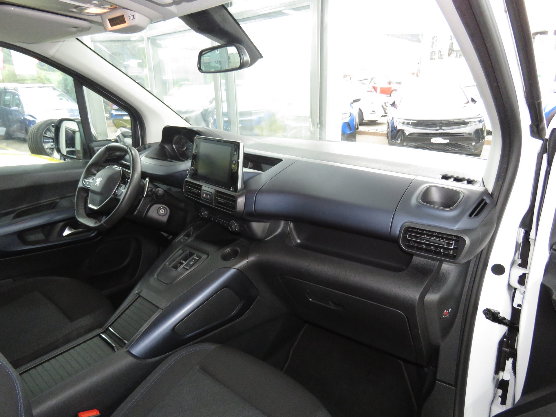 PEUGEOT Rifter Long 1.2 PureTech 7-Plätzer Allure Pack EAT8 (Automat)-image-12