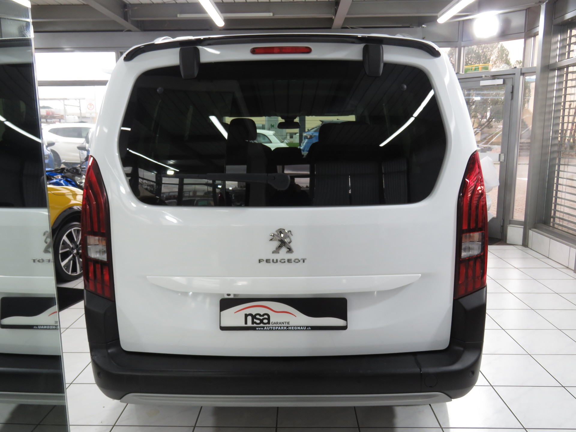PEUGEOT Rifter Long 1.2 PureTech 7-Plätzer Allure Pack EAT8 (Automat)-image-4