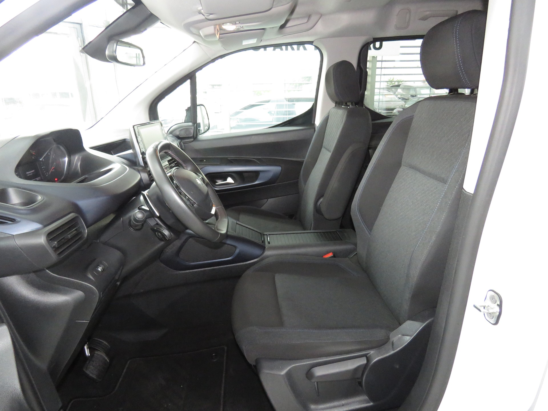 PEUGEOT Rifter Long 1.2 PureTech 7-Plätzer Allure Pack EAT8 (Automat)-image-7