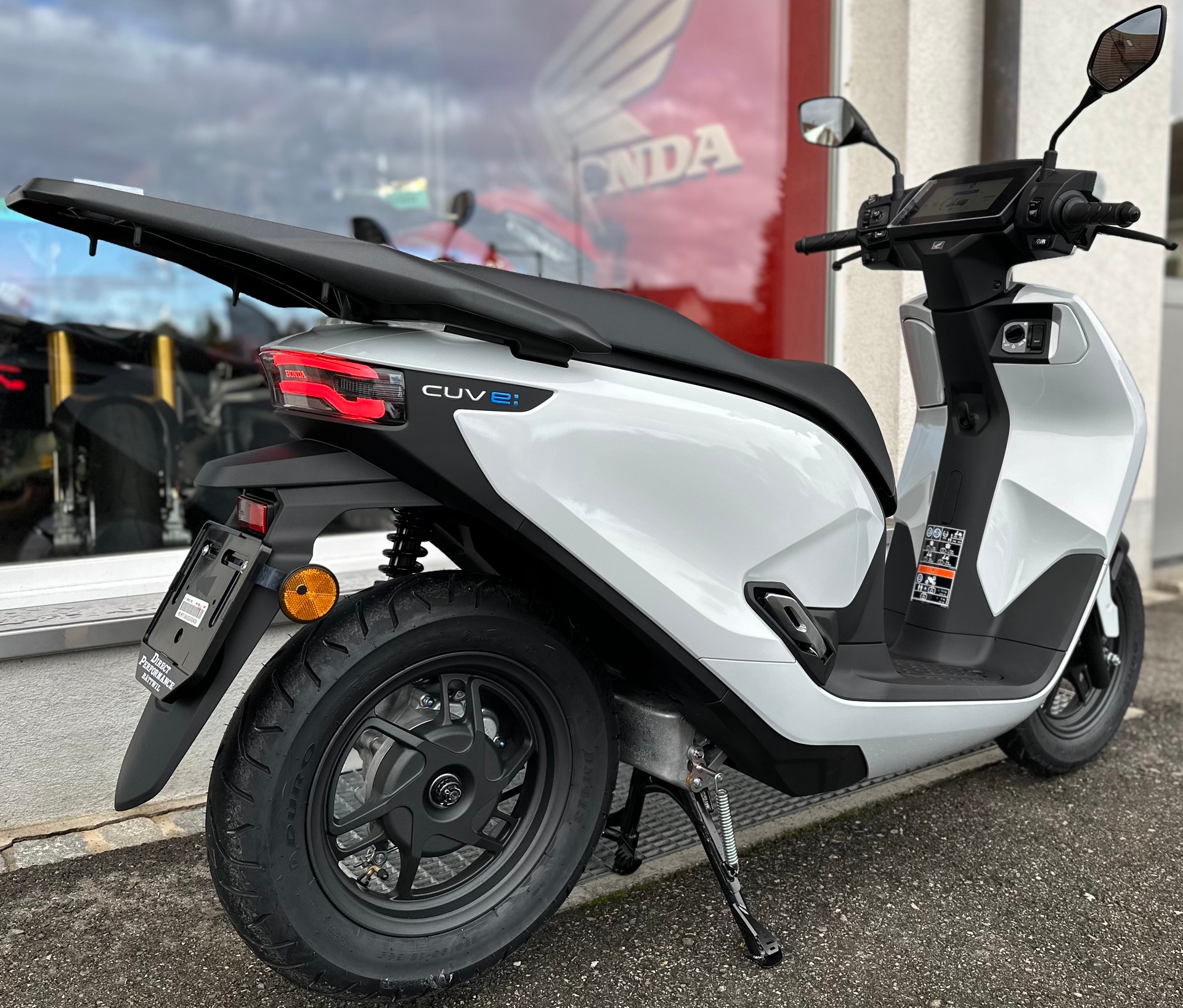 HONDA CUV e: Connected 2025-showroom-element-3
