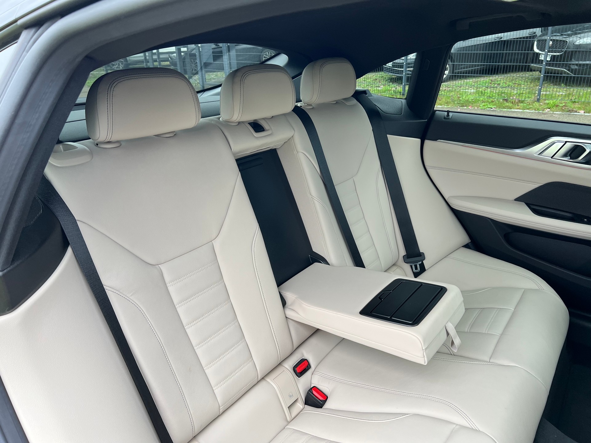 BMW M440i xDrive 48V Gran Coupé Steptronic-385 PS-image-30