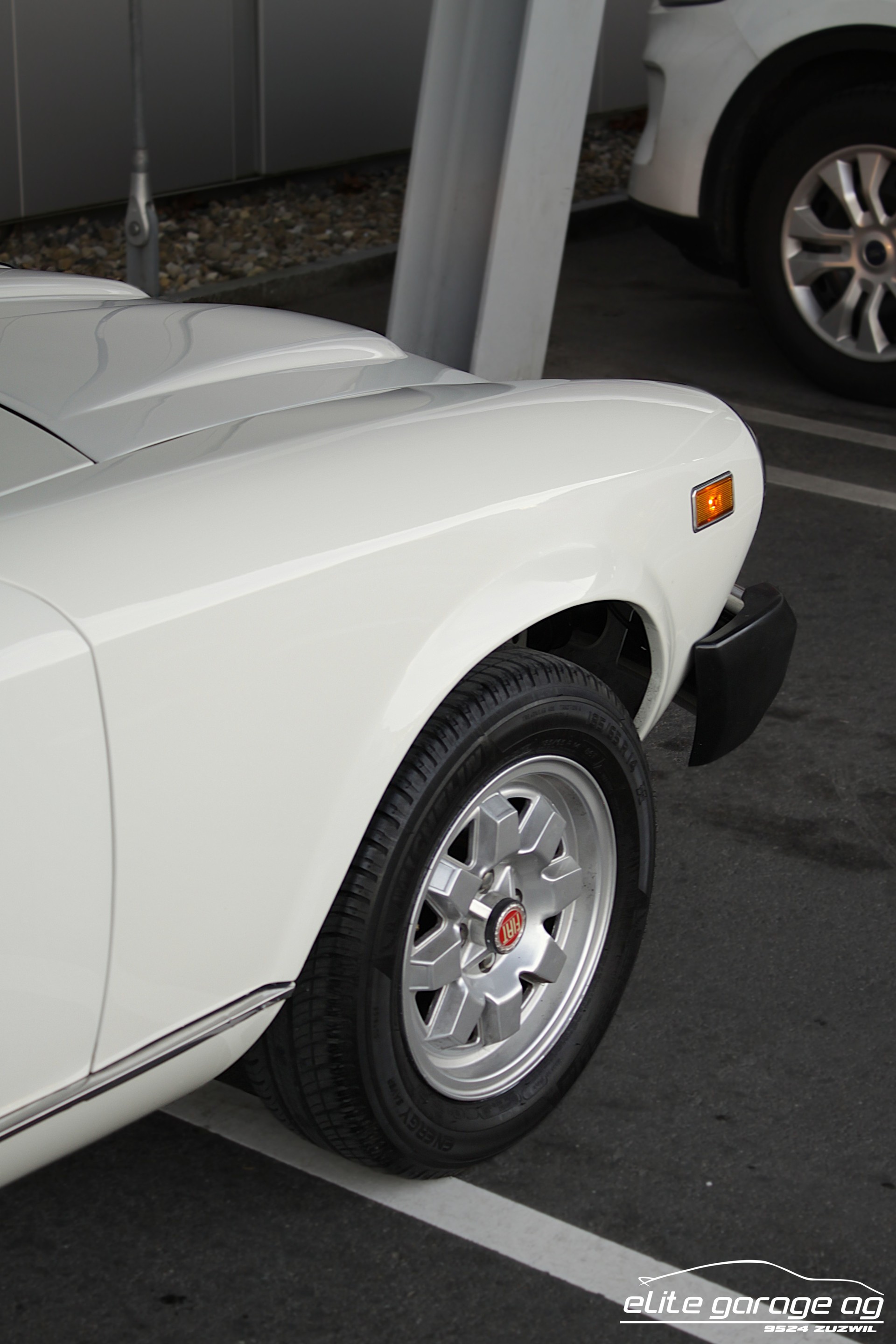 FIAT 124 Spider 2000-image-10
