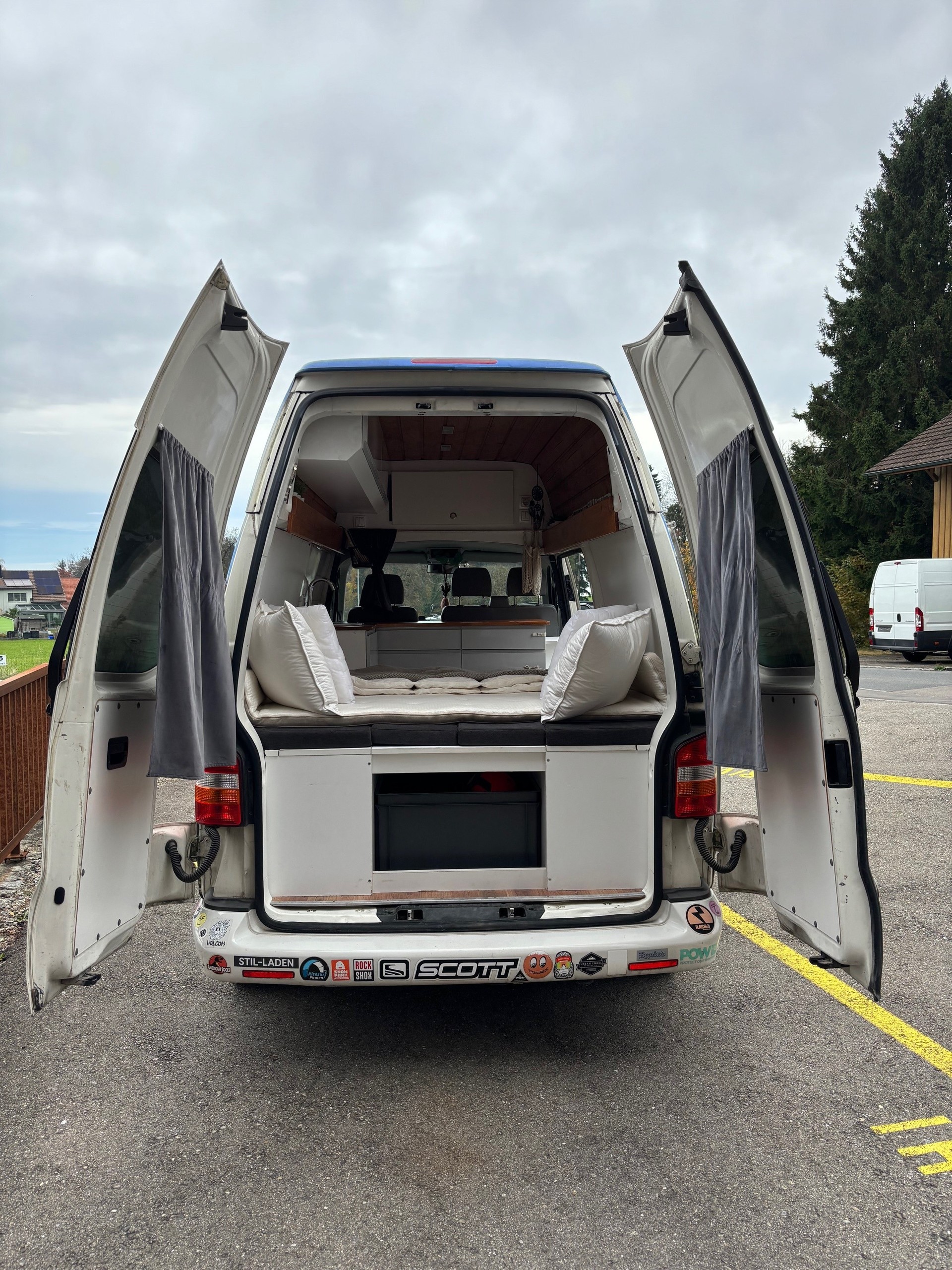 VW T5 Multivan (Wohnwagen/Camper)-image-6