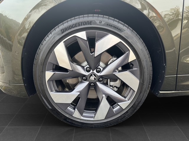 SKODA Enyaq 85x 4x4 RS-image-13