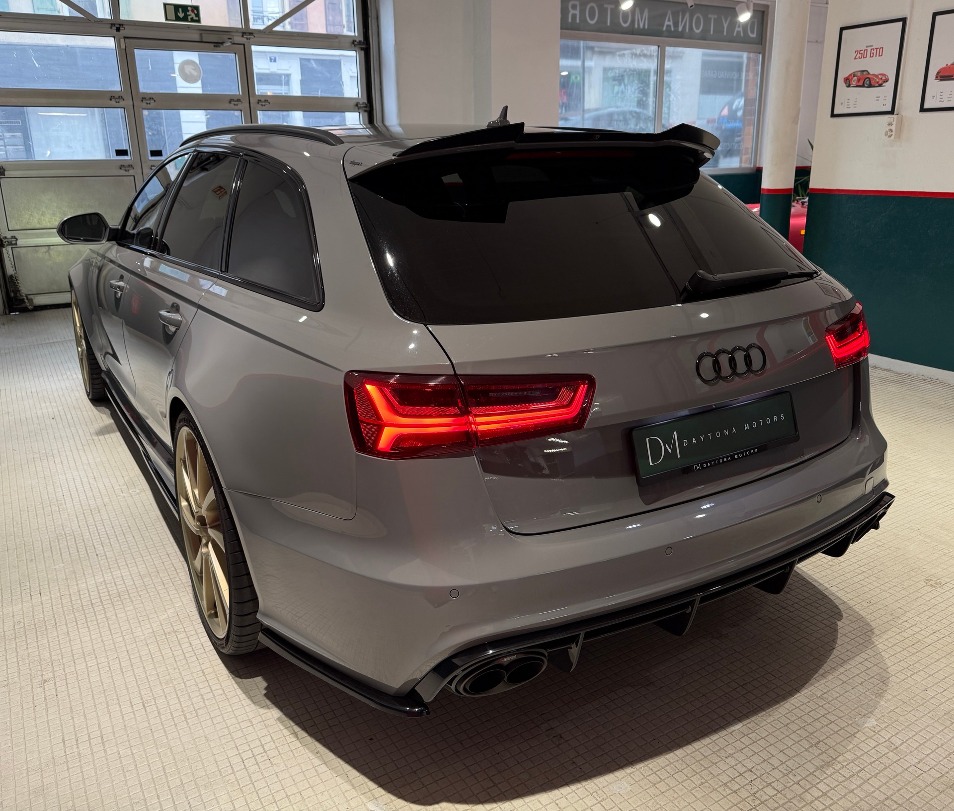 AUDI RS6 Avant 4.0 TFSI V8 performance quattro "ABT 706 Ps" AKRAPOVIC Audi ceramic *pack carbon *Bose sound-image-10