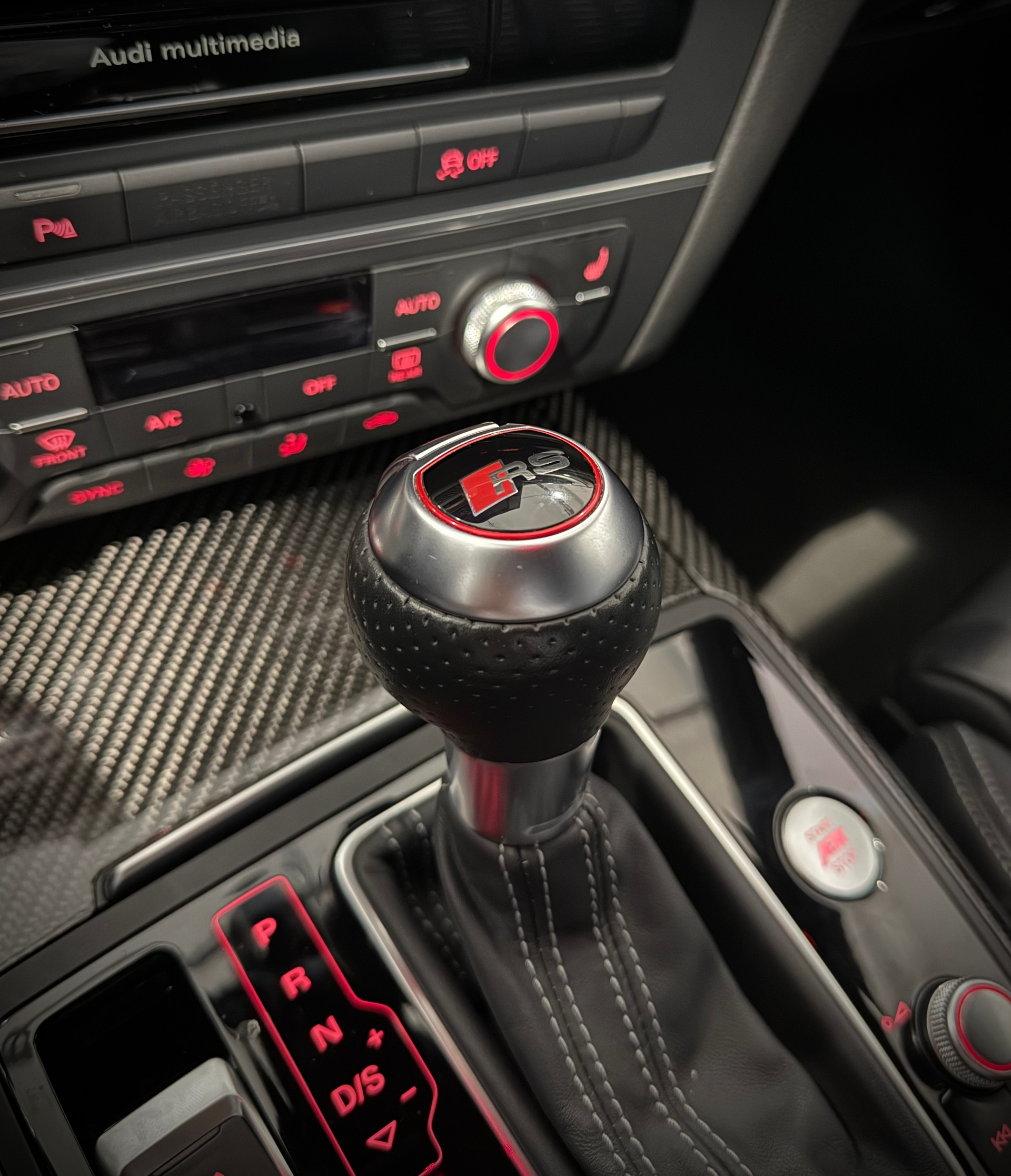AUDI RS6 Avant 4.0 TFSI V8 performance quattro "ABT 706 Ps" AKRAPOVIC Audi ceramic *pack carbon *Bose sound-image-22